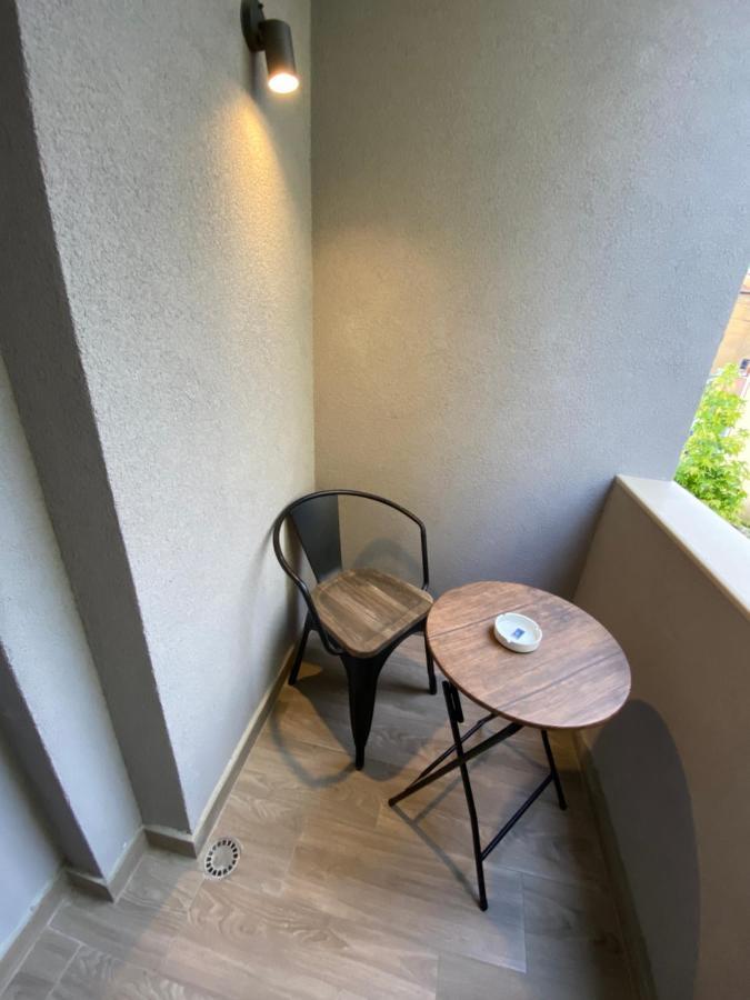 Family Room Balcony,1082591641:JPEG