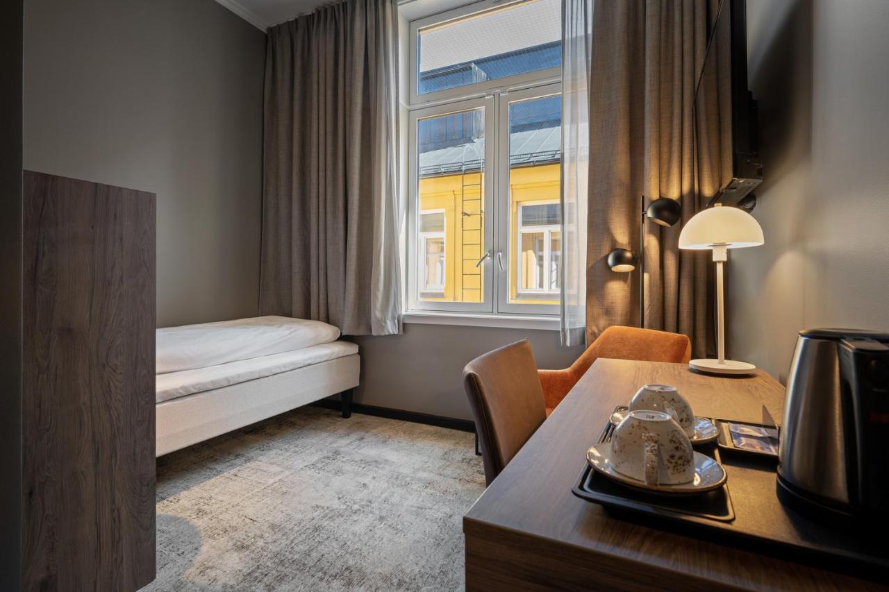 Standard Single Room,1018707019:JPEG