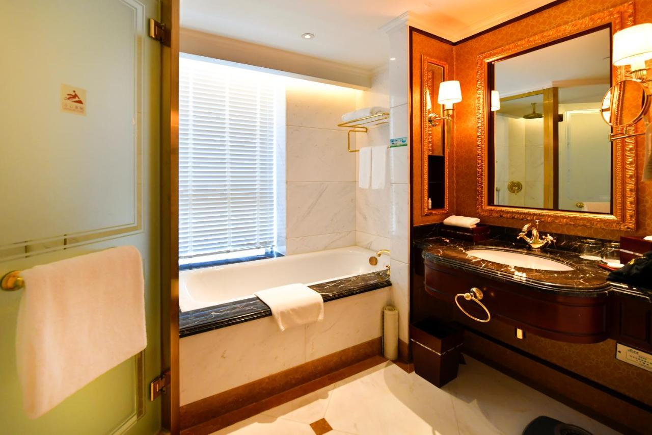 Deluxe Double Room,1436515117:JPEG