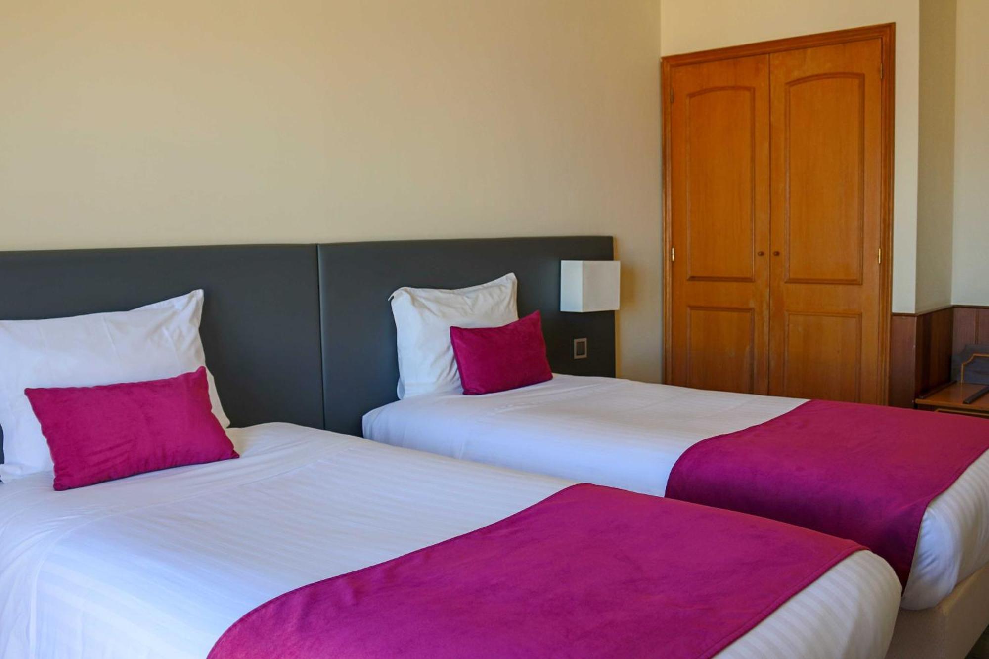 Double or Twin Room Sea View,1215906136:JPEG