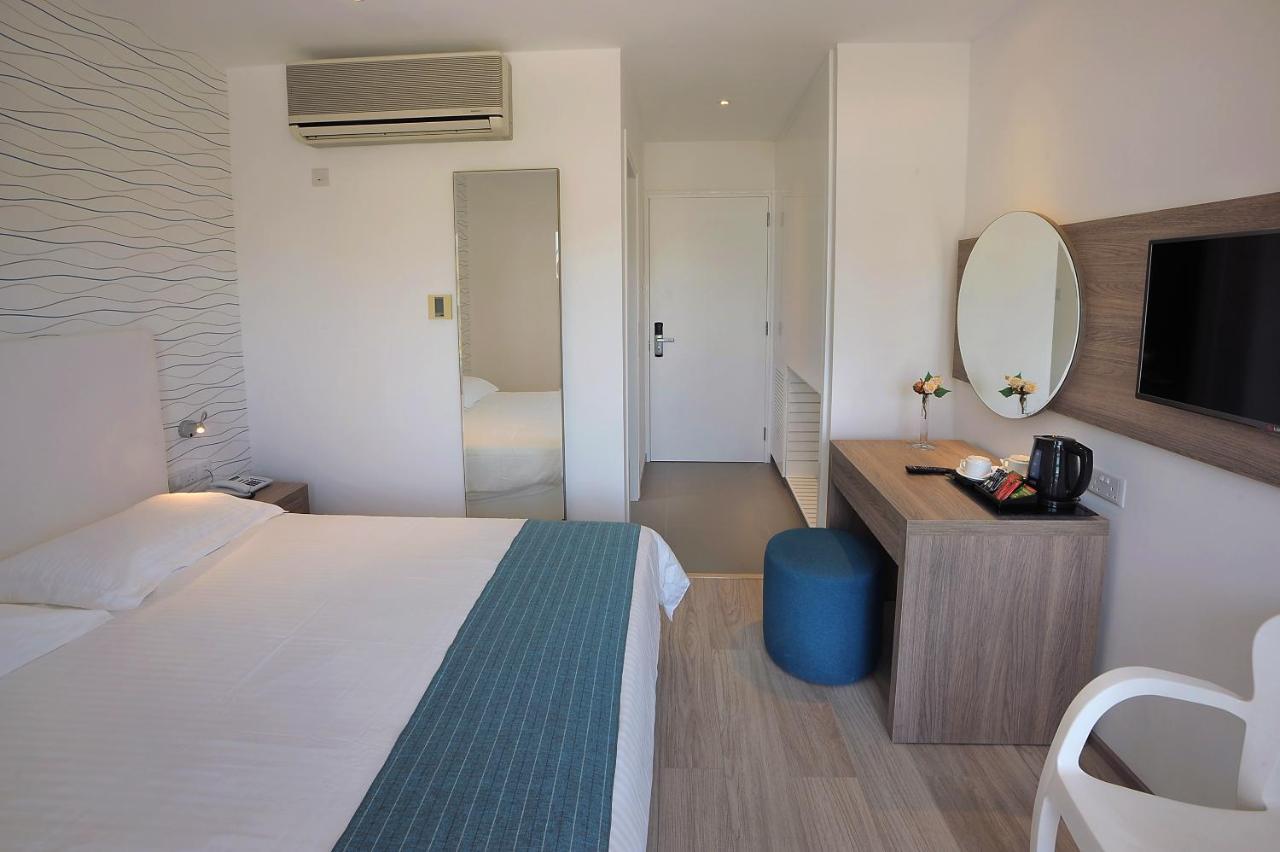 Superior Double or Twin Room,1275249688:JPEG
