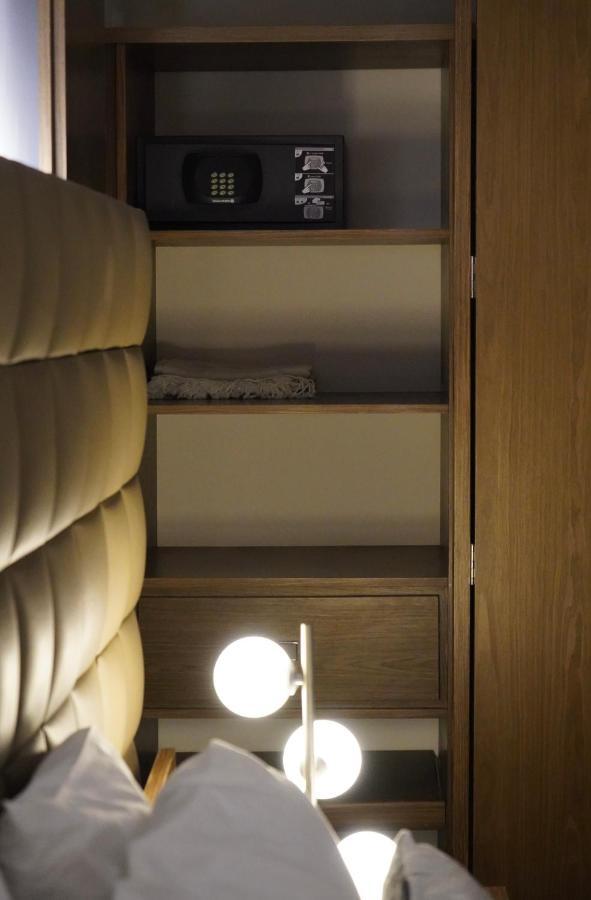 Deluxe Queen Suite