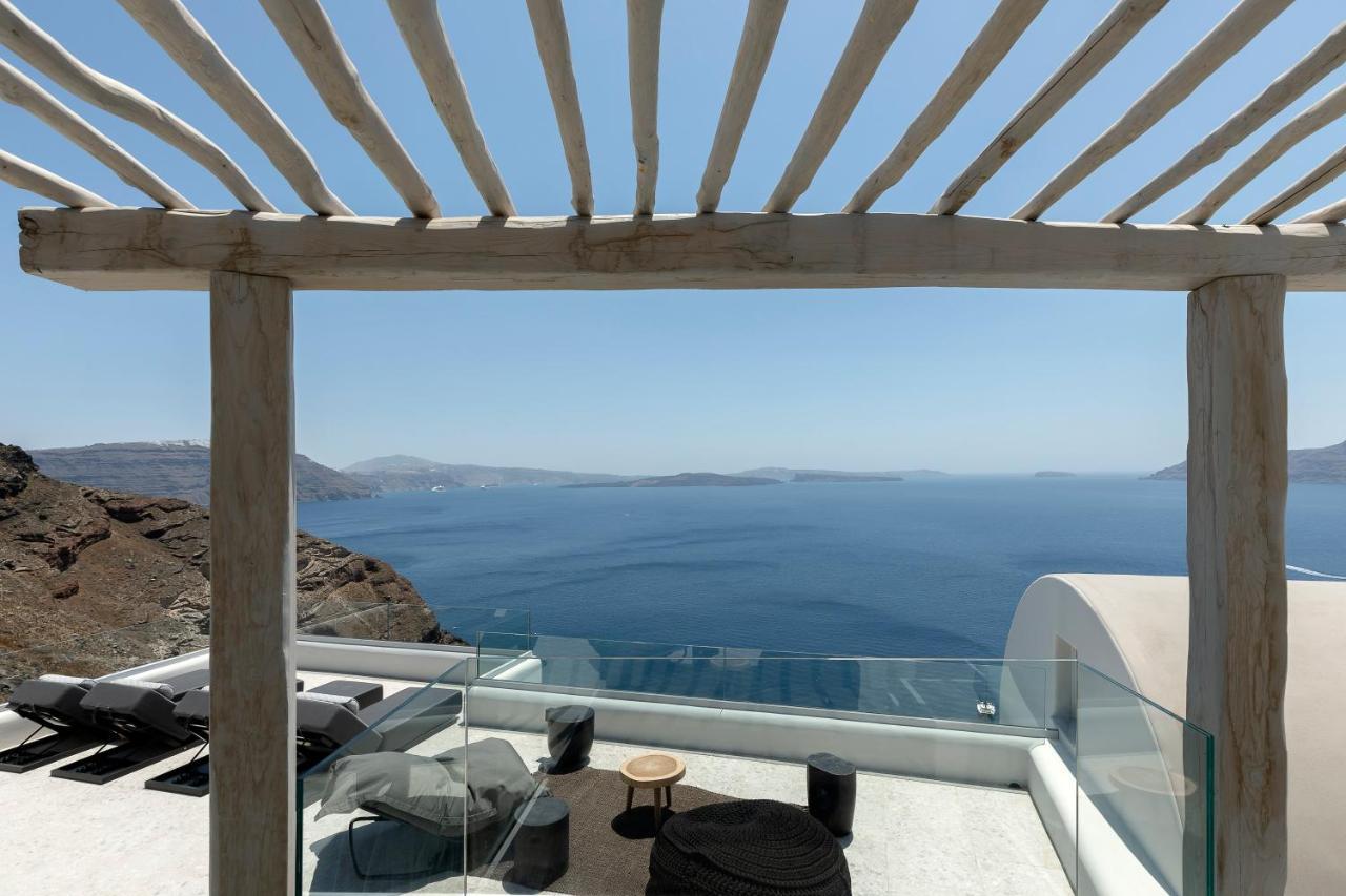 Standard Suite Outdoor Hot Tub Sea View