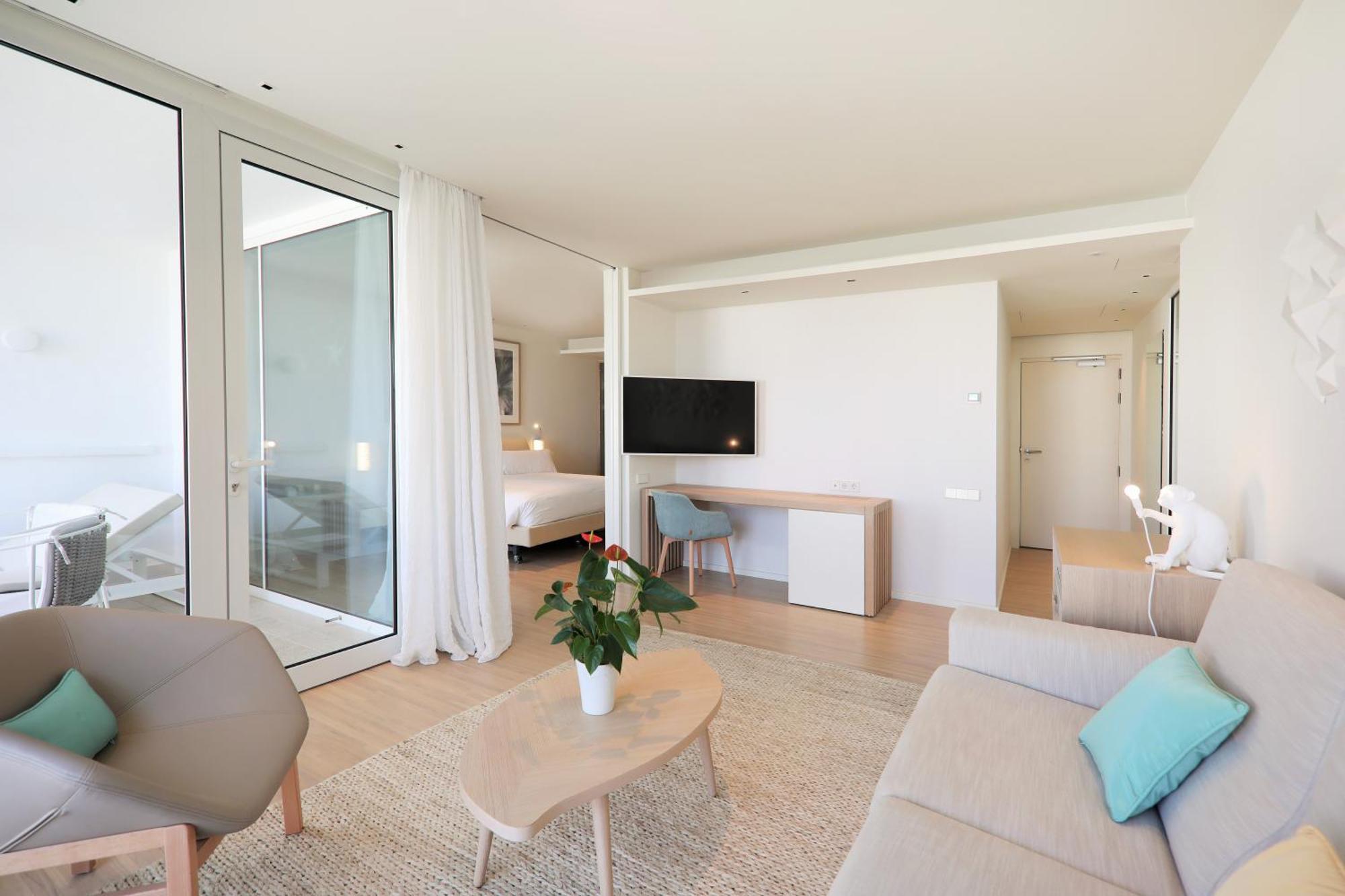 Suite with Sea View,1207512421:JPEG