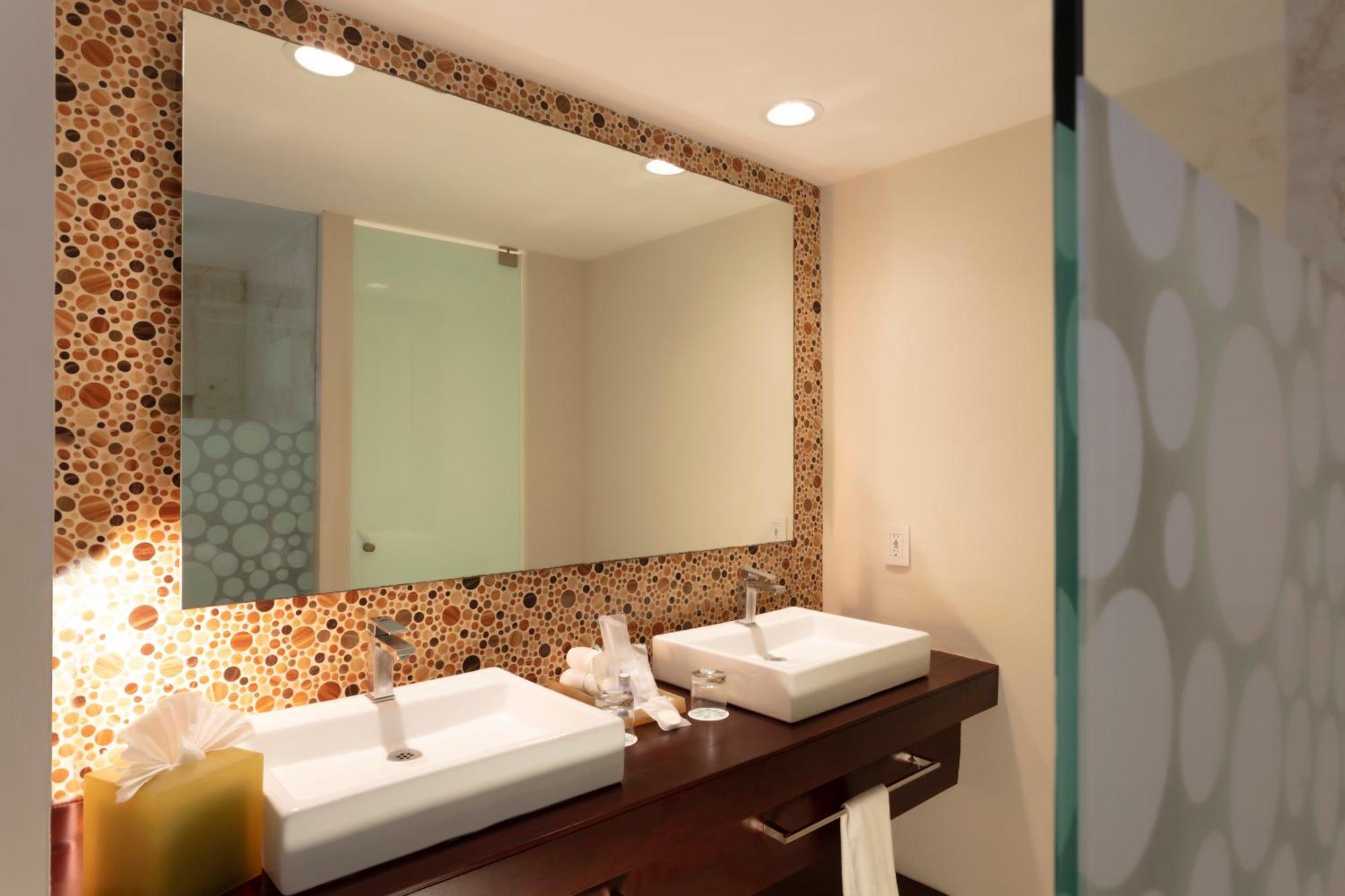Deluxe Room,1542976984:JPEG