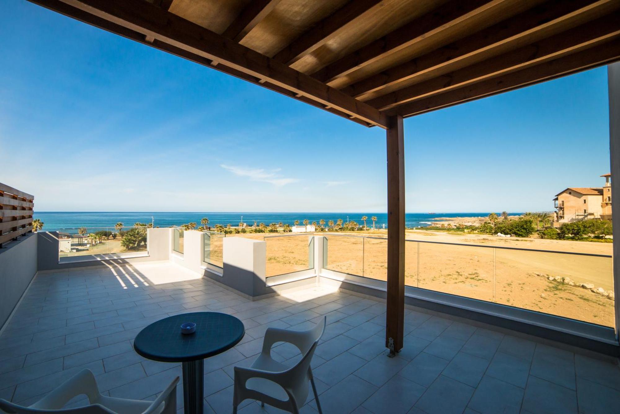 Superior Three-Bedroom Apartment Panoramic View to the Sea,1291513834:JPEG