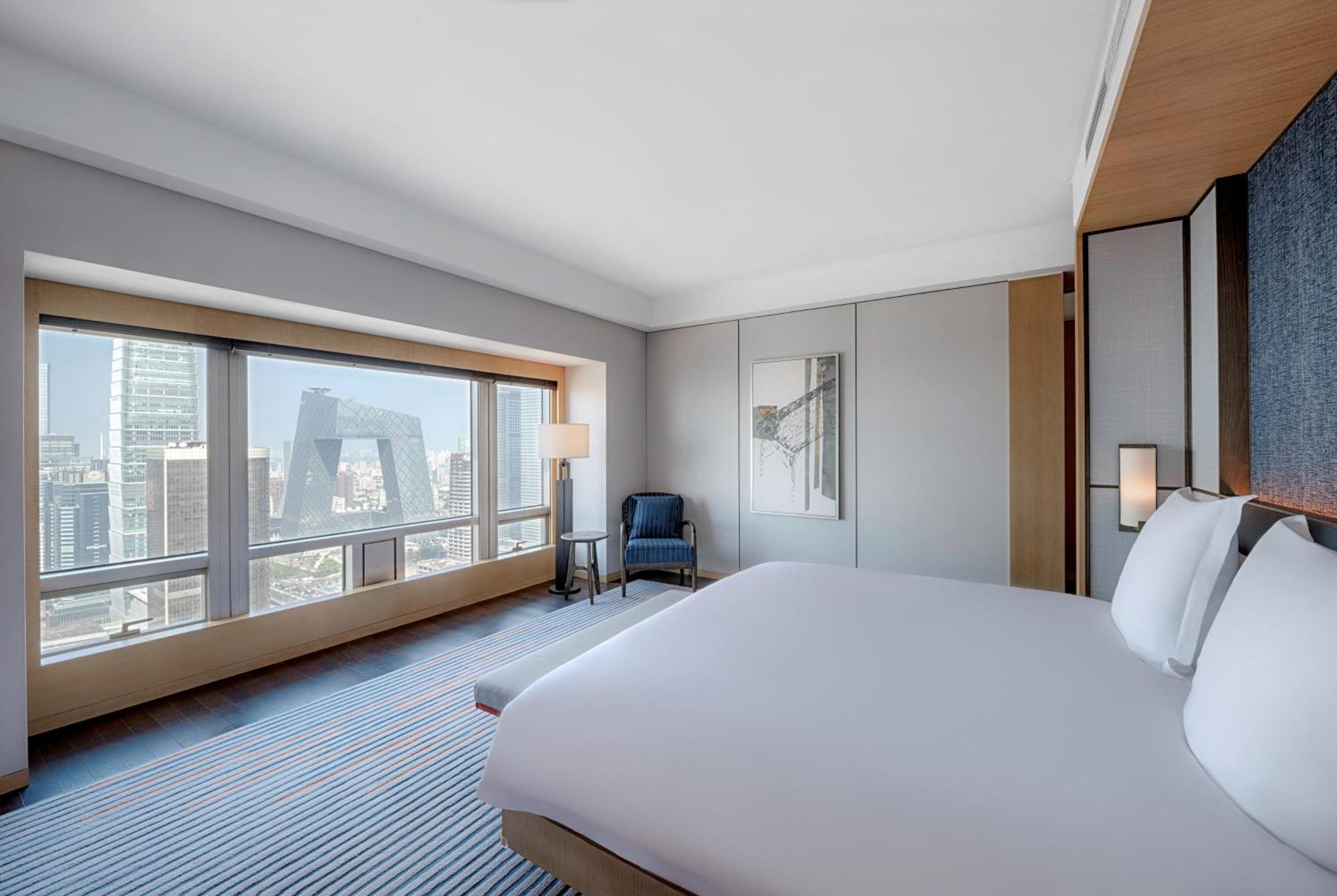 Executive Suite,1212755803:JPEG