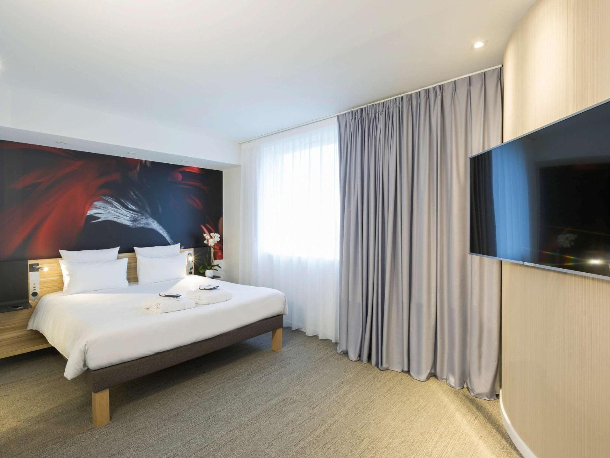 Suite with One King Bed and One Sofabed
