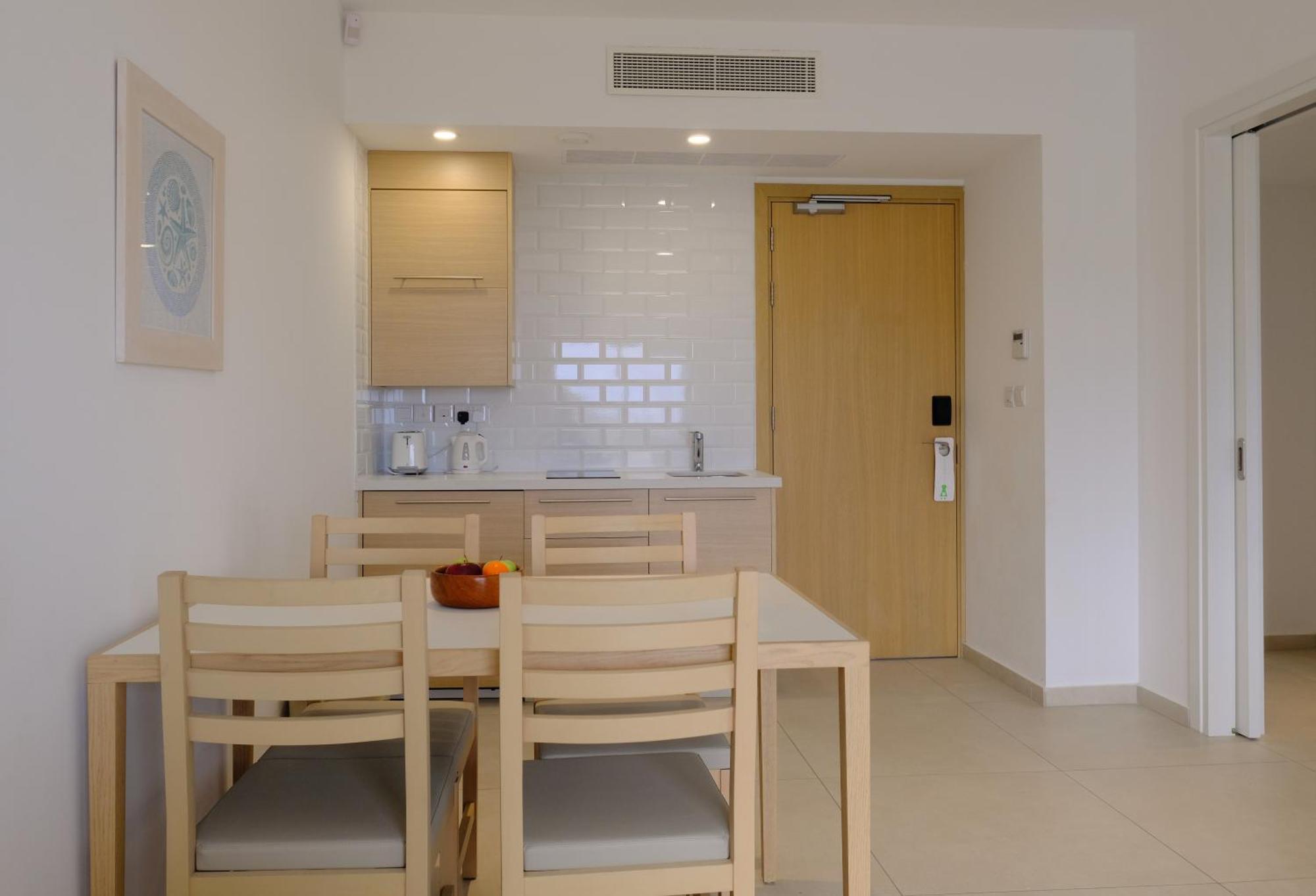 Suite de 1 dormitorio - vistas a la piscina