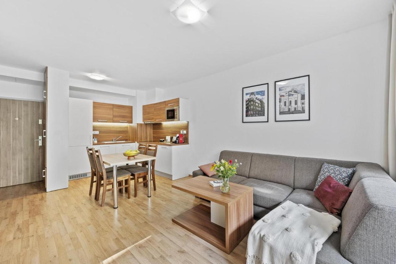 Apartment with Balcony,1294685428:JPEG