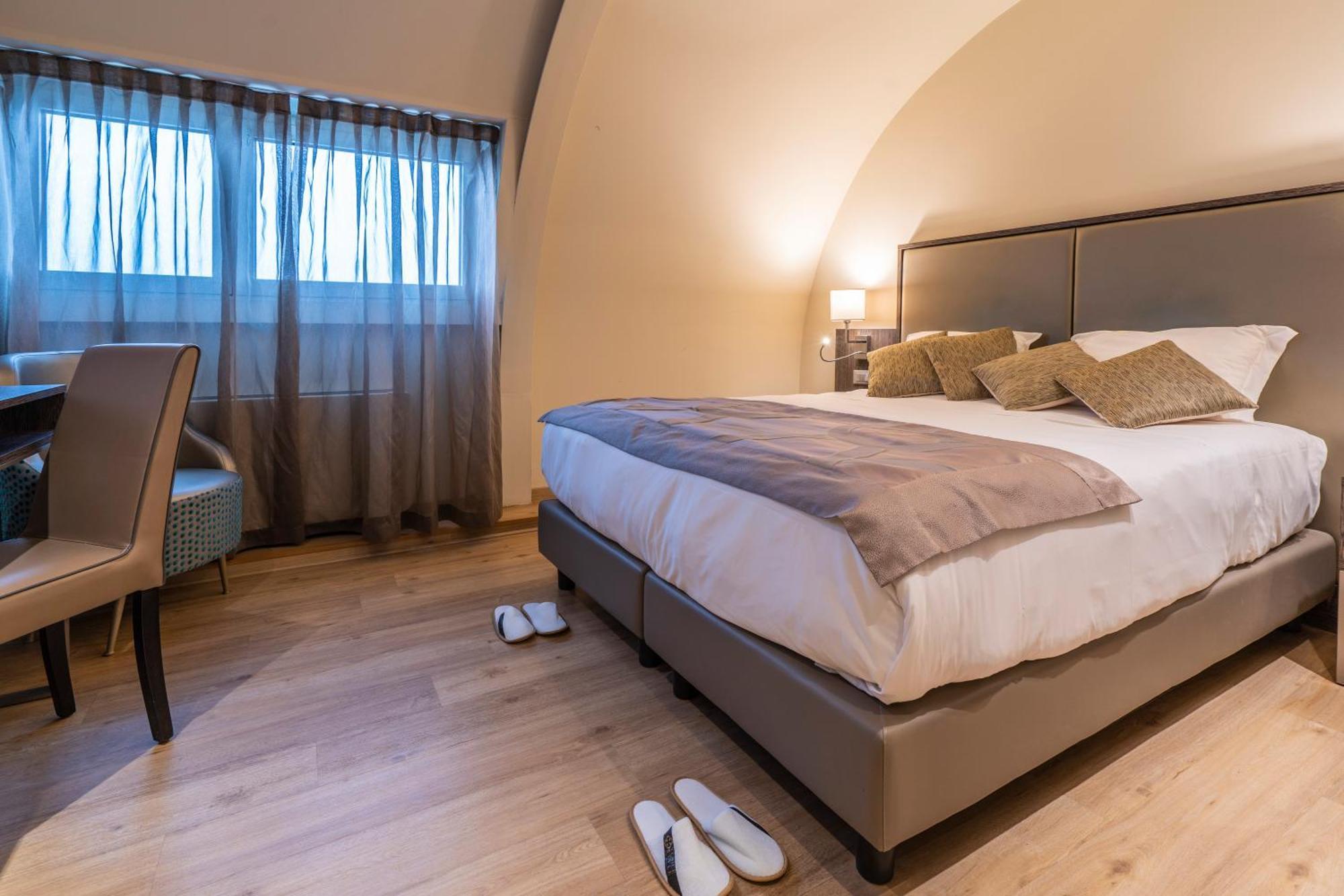 Superior Double Room,1234965359:JPEG