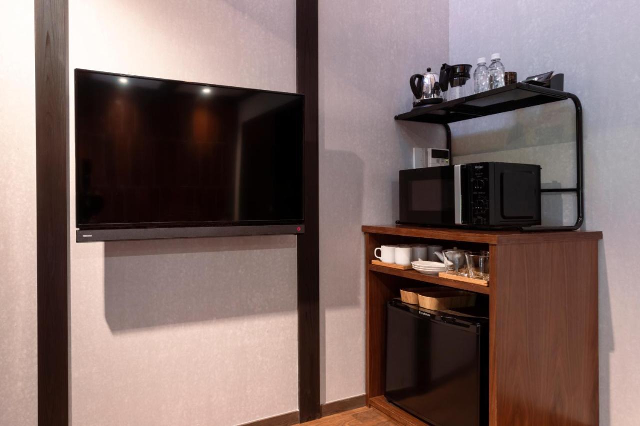 Standard Suite,1296364606:JPEG