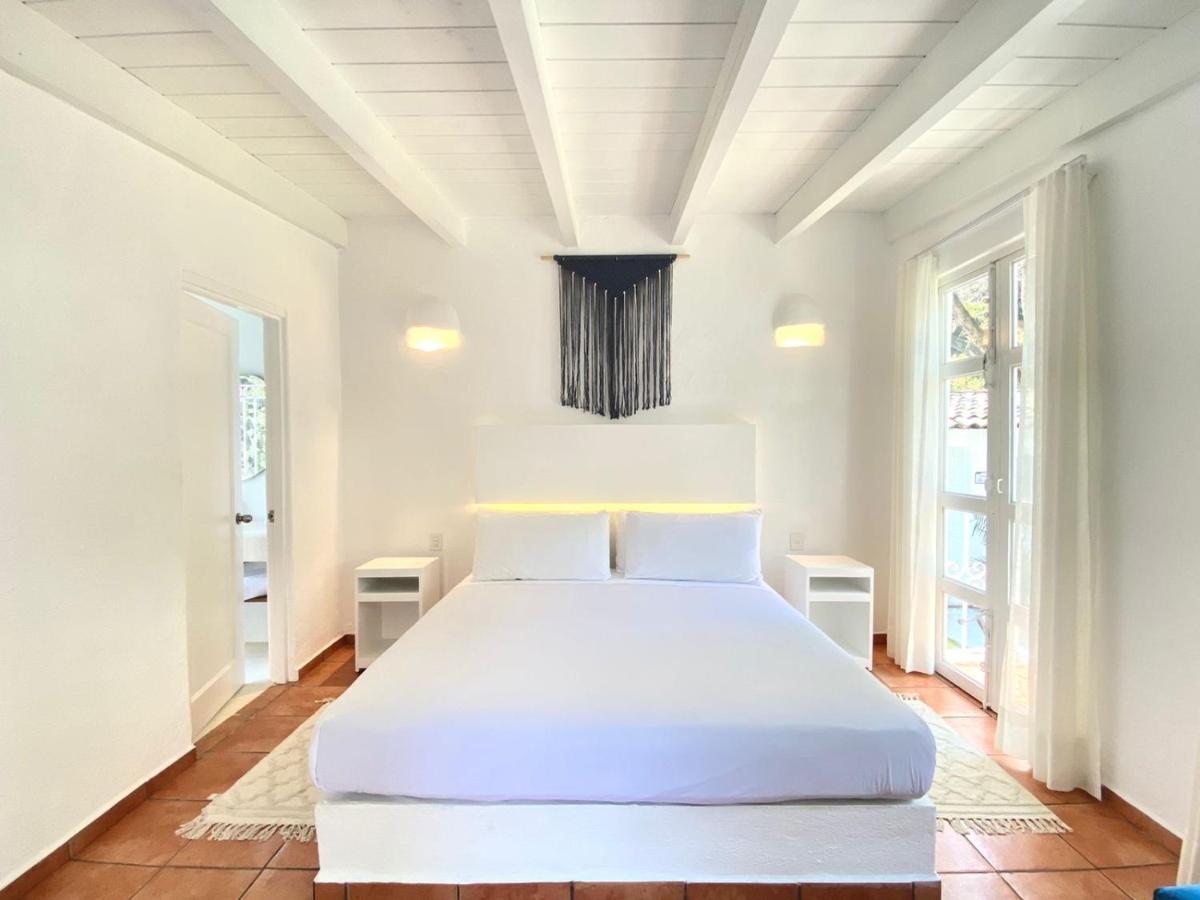 King Room Balcony,1297375894:JPEG