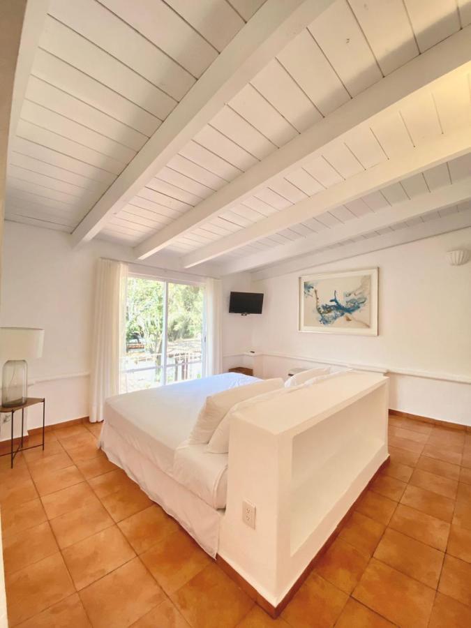 Small Double Room,1297377910:JPEG