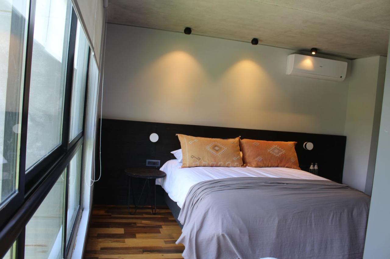 Executive Suite,1350366064:JPEG