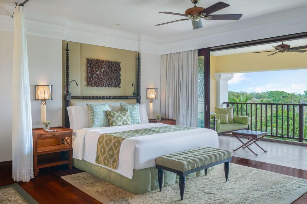 St Regis Suite, 1 Bedroom Suite, 1 King, Balcony with Complimentary Airport Transfer,1698945614:JPEG