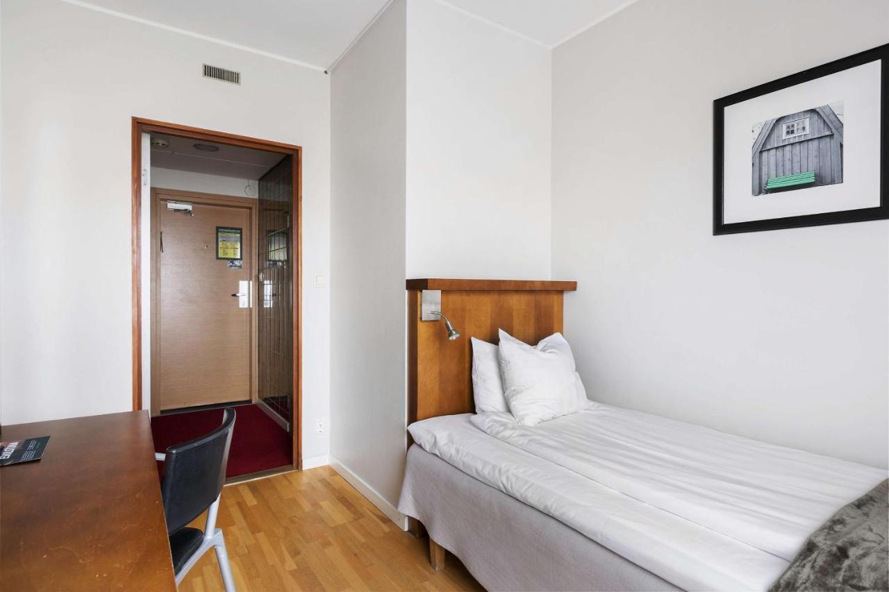 Standard Single Room,1352837407:JPEG