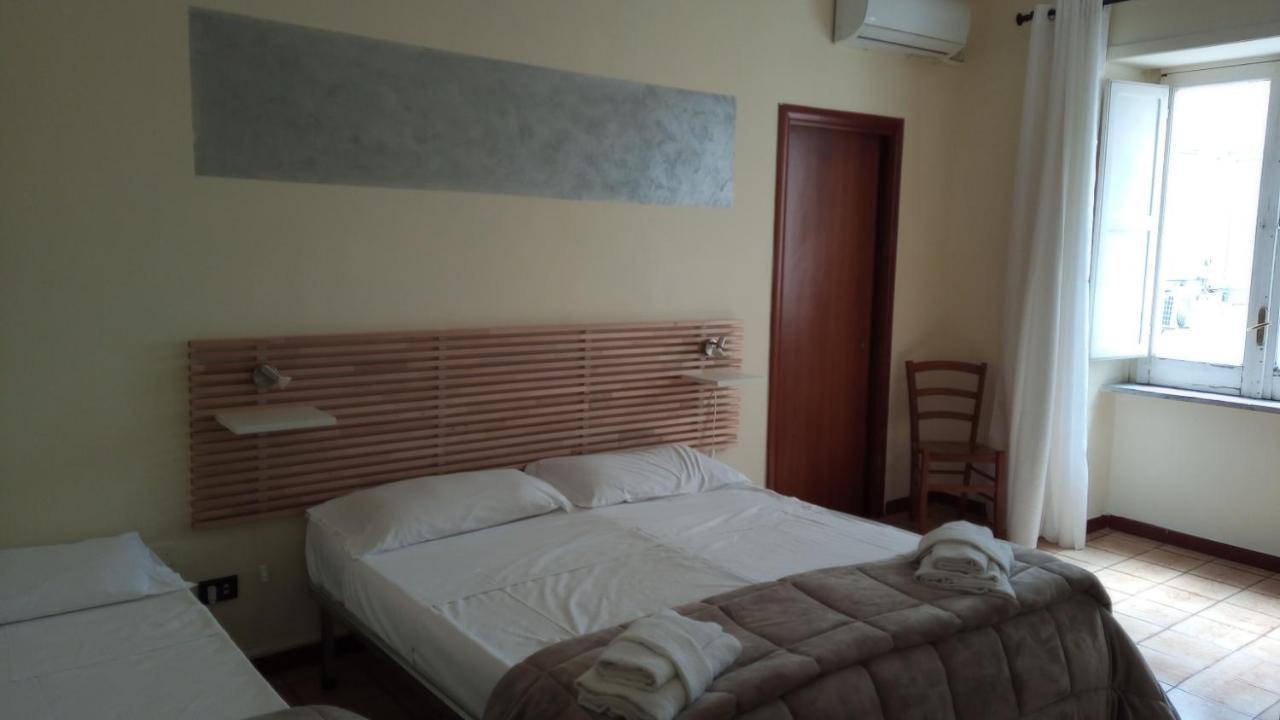 Deluxe Double Room Bath,1363982429:JPEG
