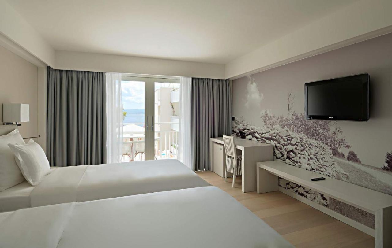 Double or Twin Room Partial Sea View,1006977769:JPEG