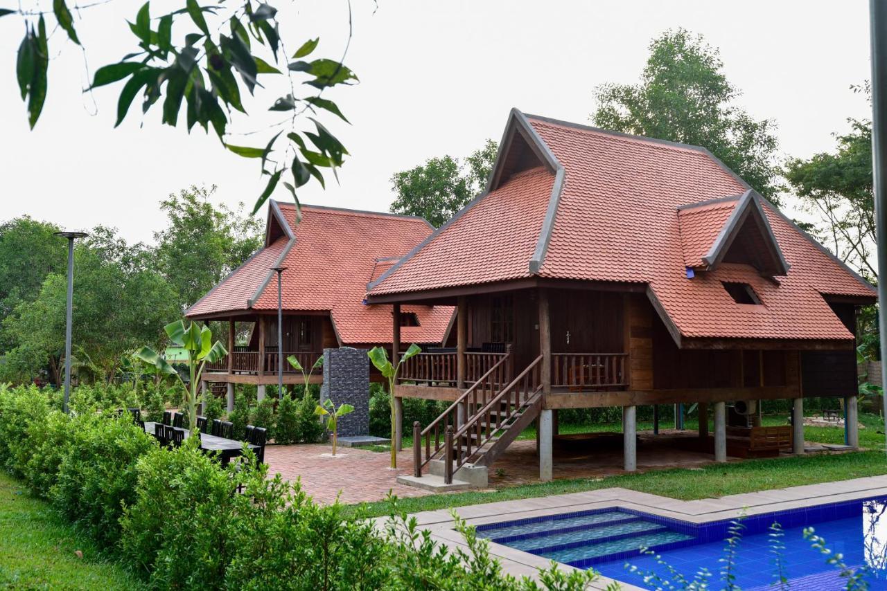 Double or Twin Bungalow Private Pool Pickup,1406851100:JPEG