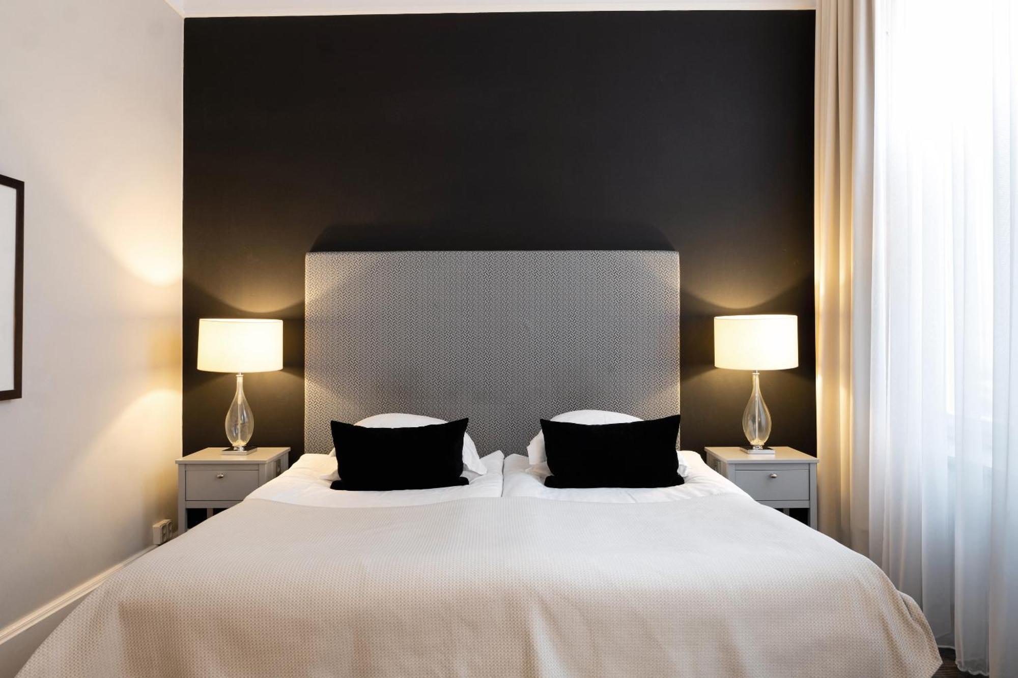 Deluxe Double Room,1268369770:JPEG