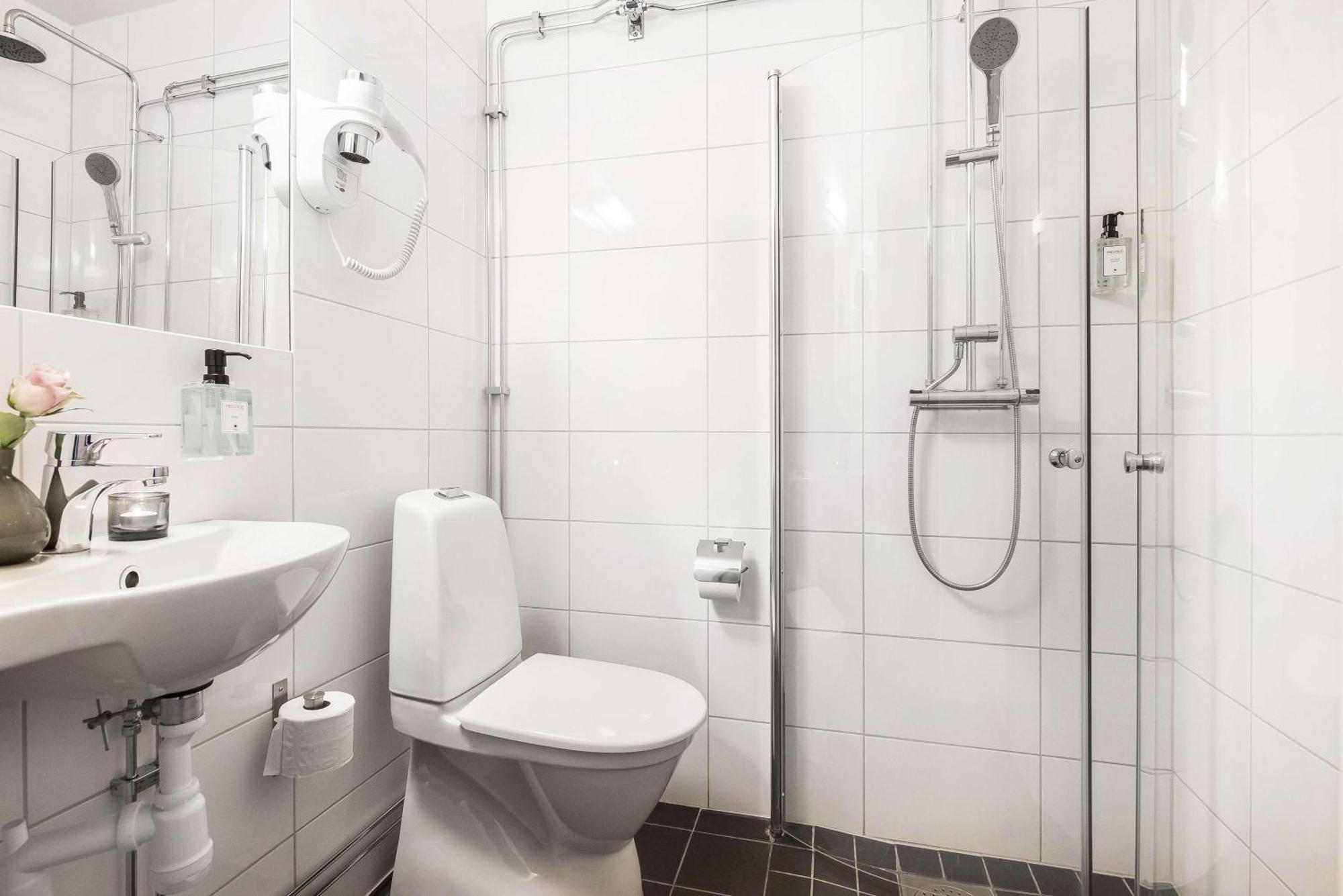 Standard Single Room,1448195638:JPEG