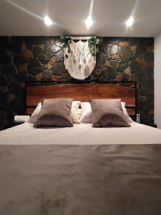 Deluxe Room,1537073569:JPEG
