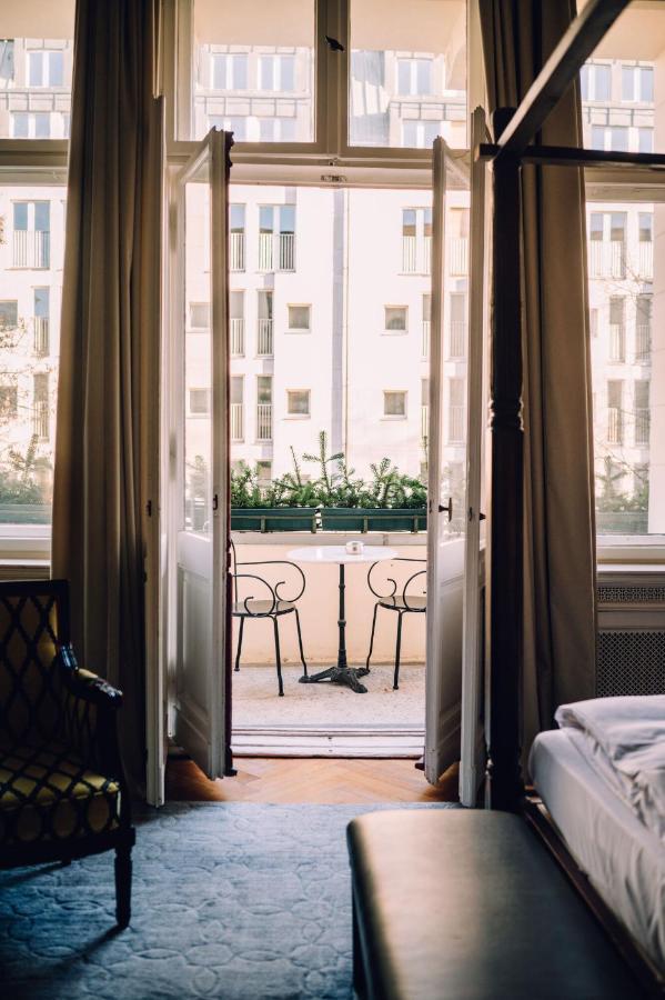 Salon Doppelzimmer mit Balkon