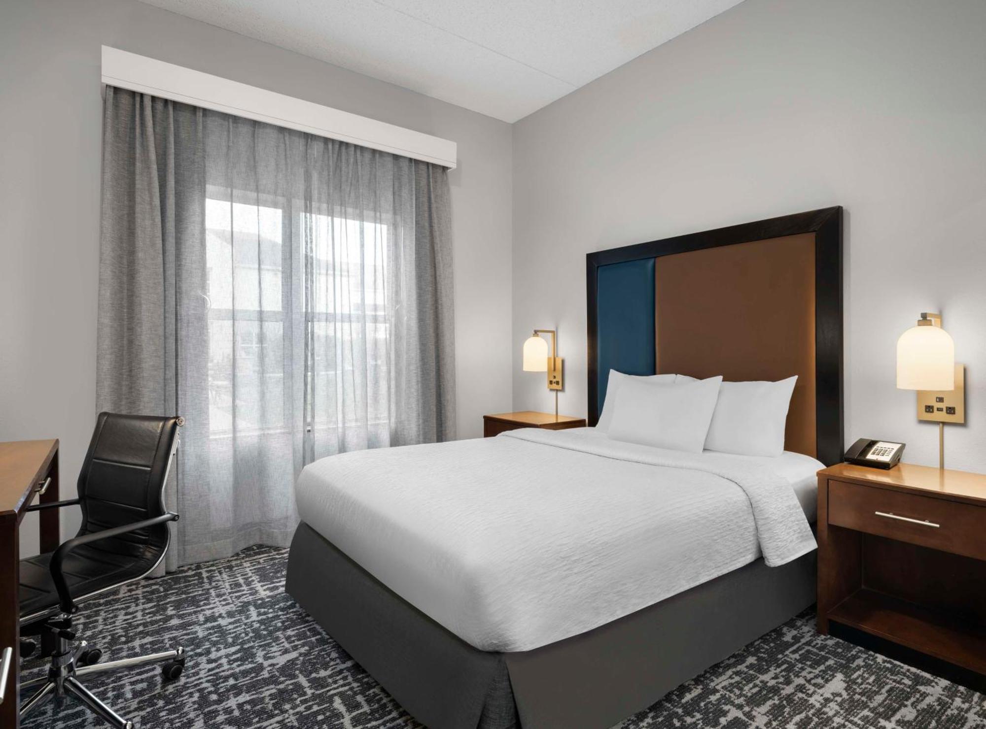 One-Bedroom King Suite Non-Smoking