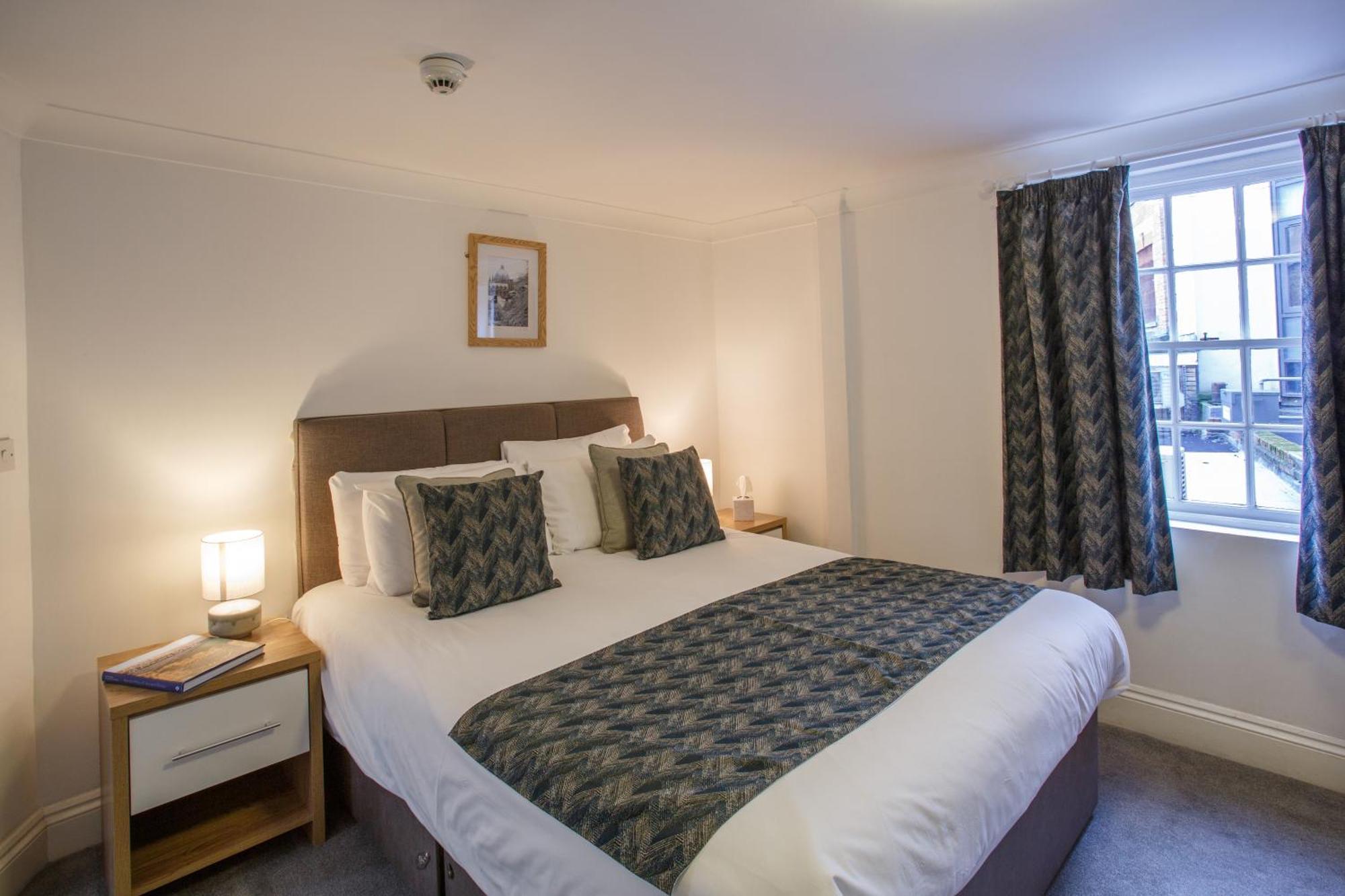 Small Double Room,1516001350:JPEG