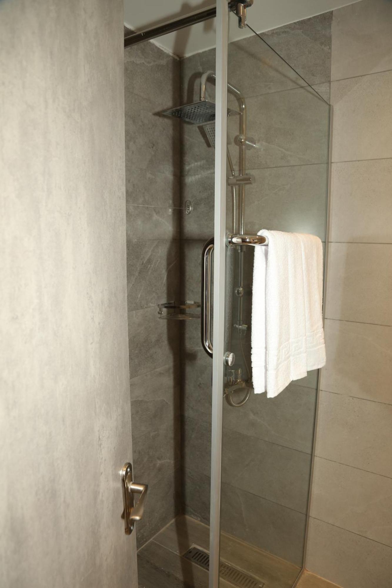 Superior Triple Room,1550918968:JPEG