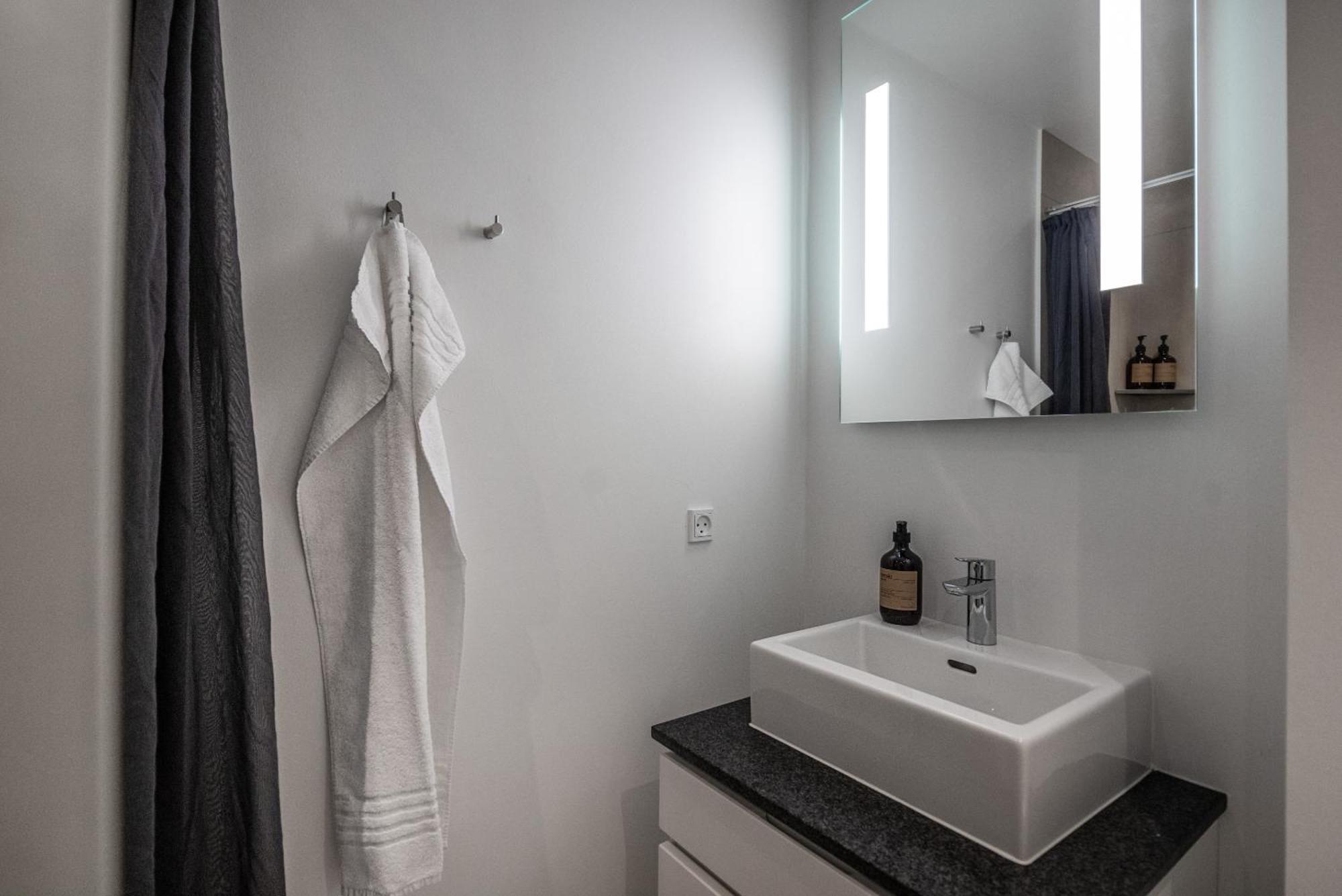 Standard Twin Room,1516323907:JPEG