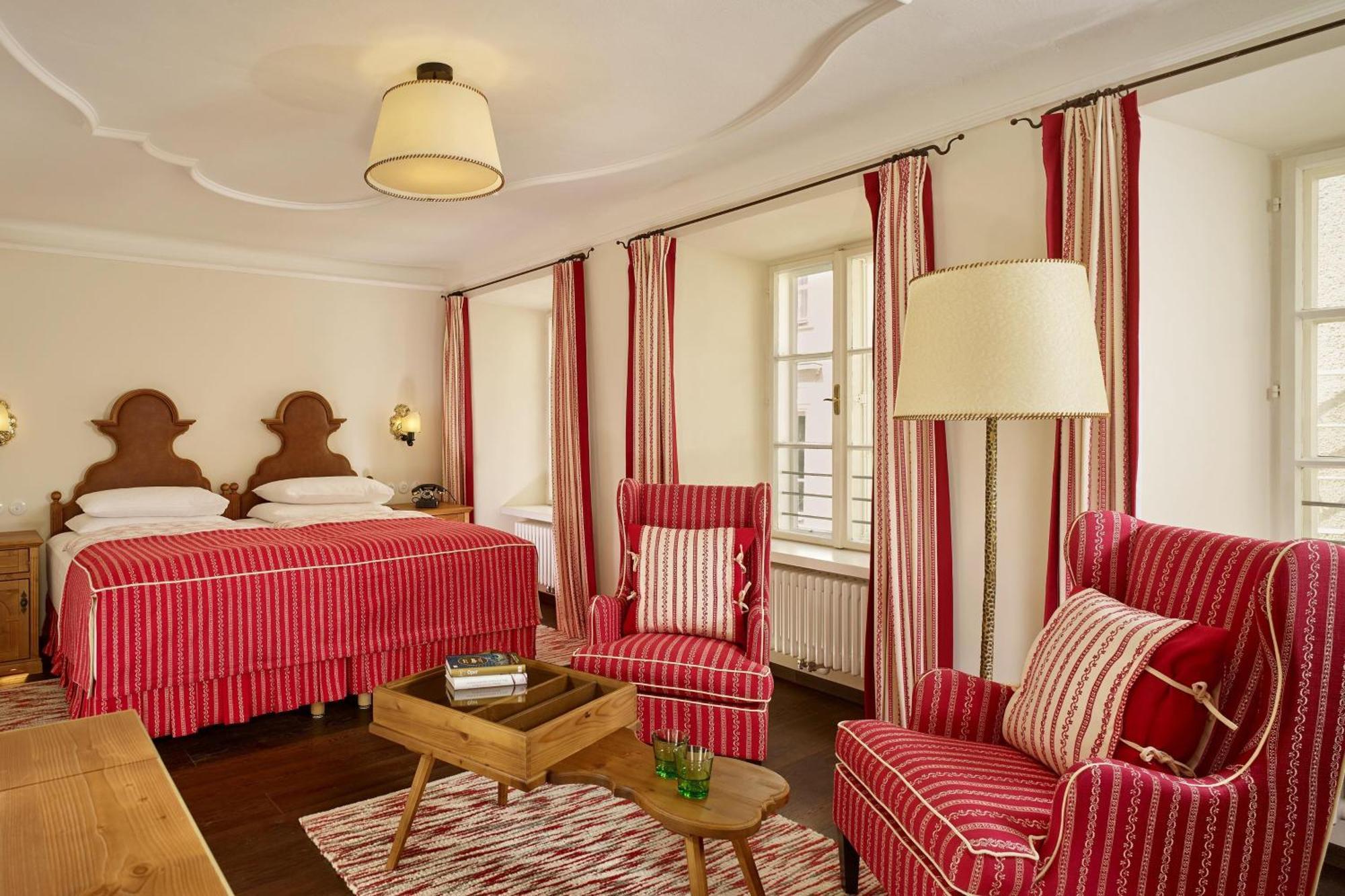 Deluxe Room King,1697774753:JPEG
