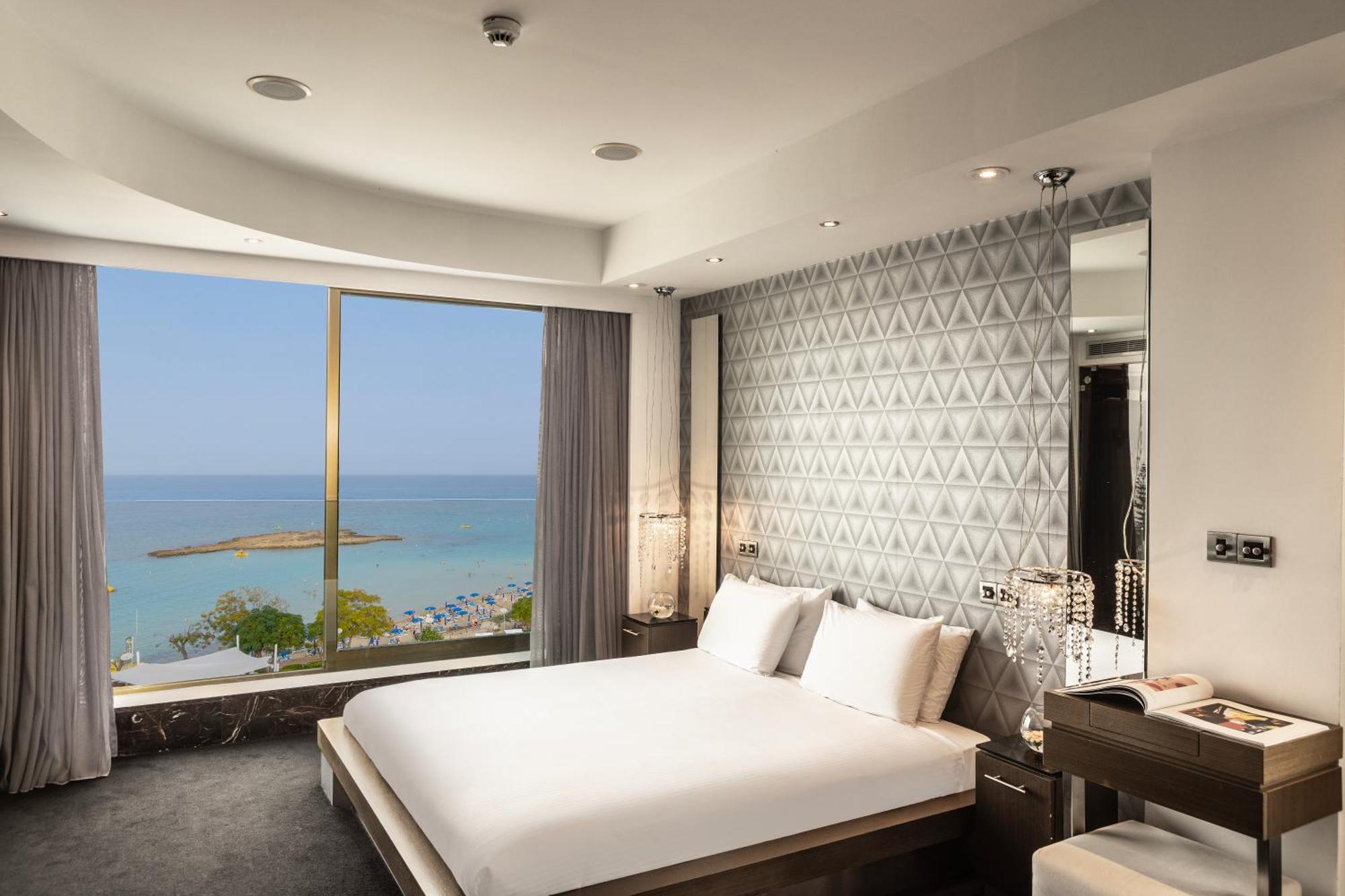 Junior Suite,1528707754:JPEG