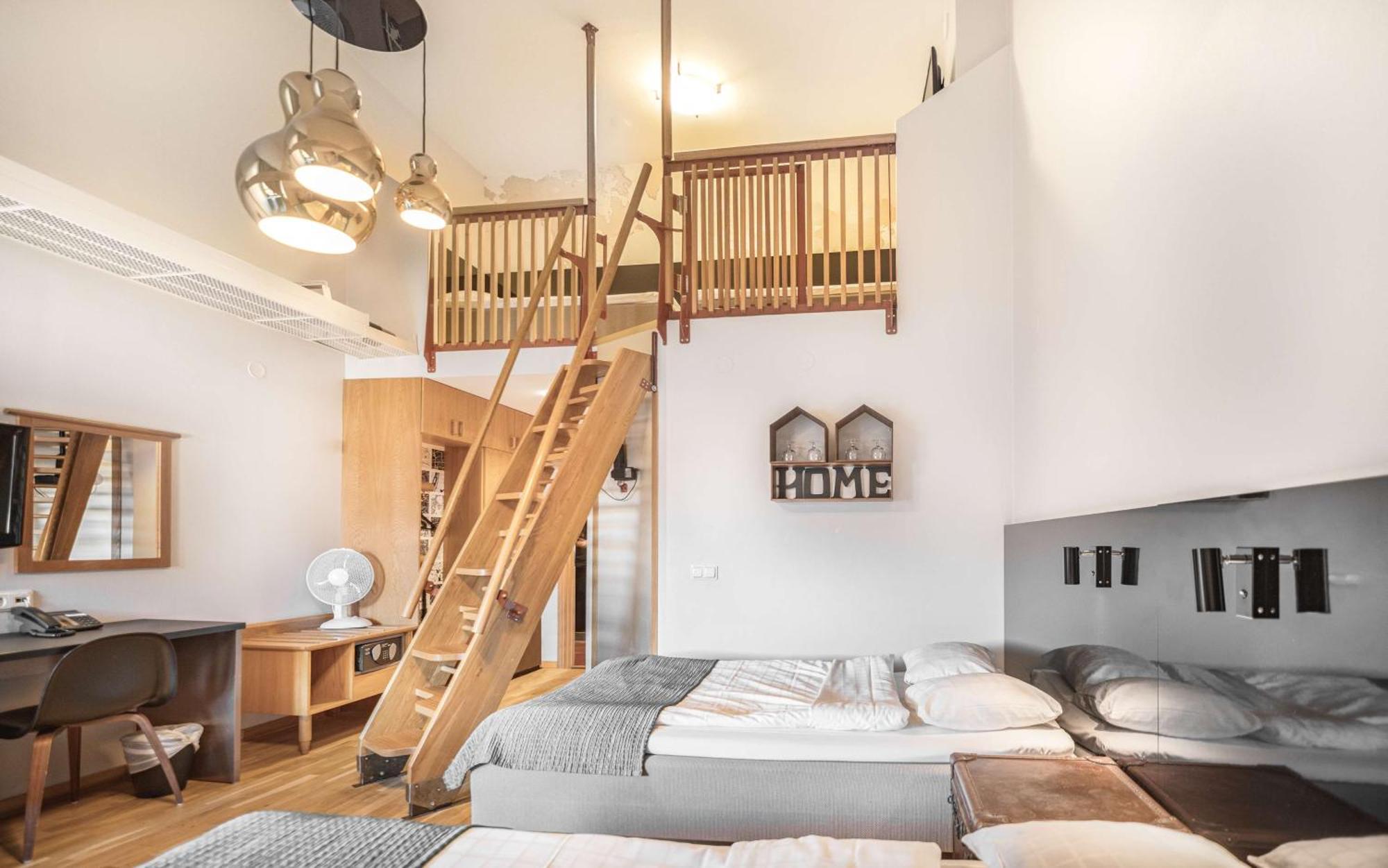 Family Room Four Single Beds Loft,1498786267:JPEG