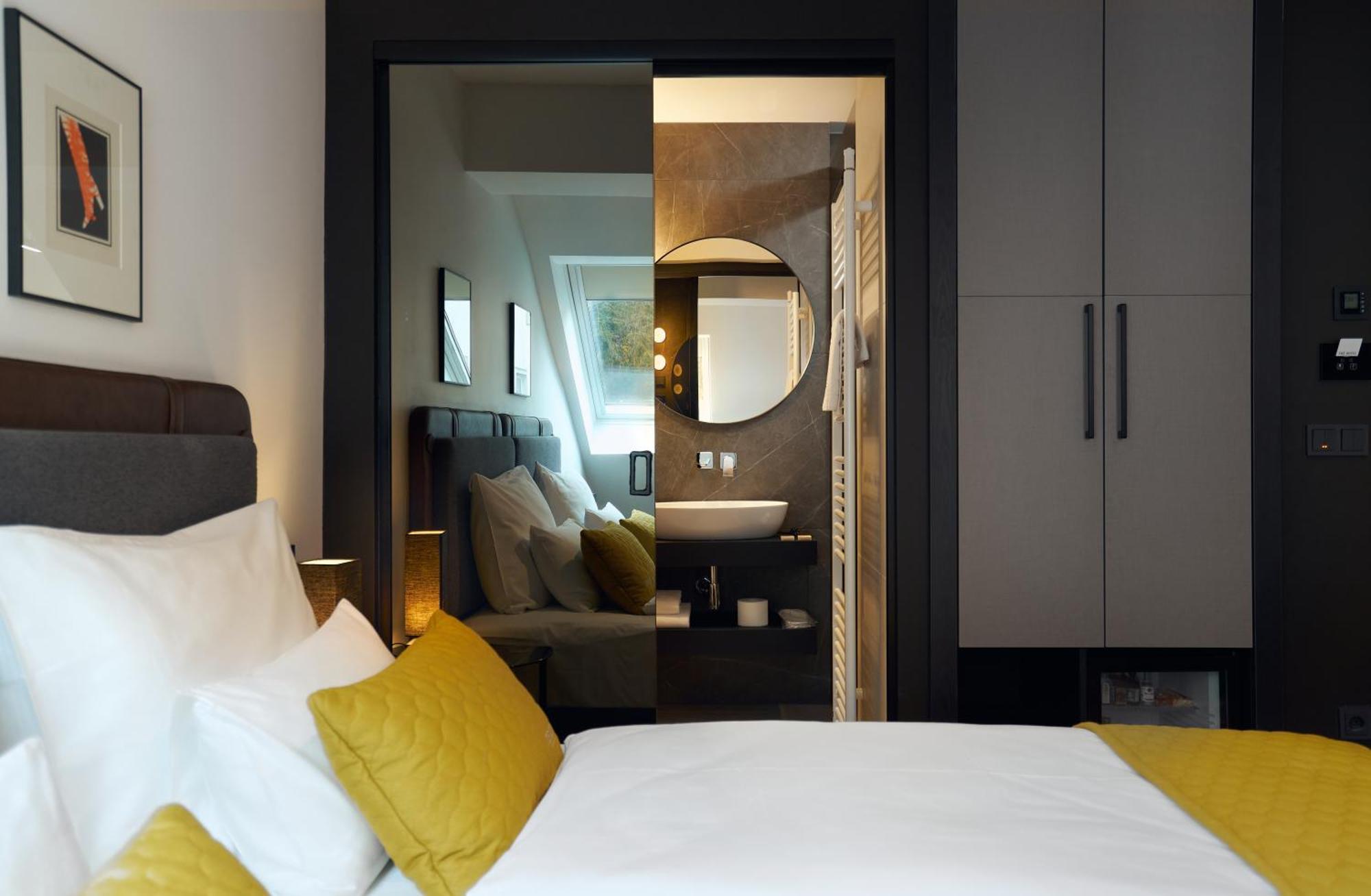 Standard Double or Twin Room,1535598583:JPEG