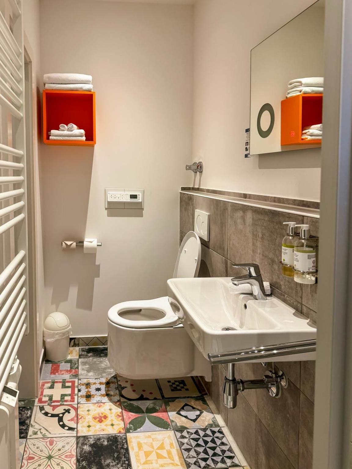 Junior Suite,1538835655:JPEG