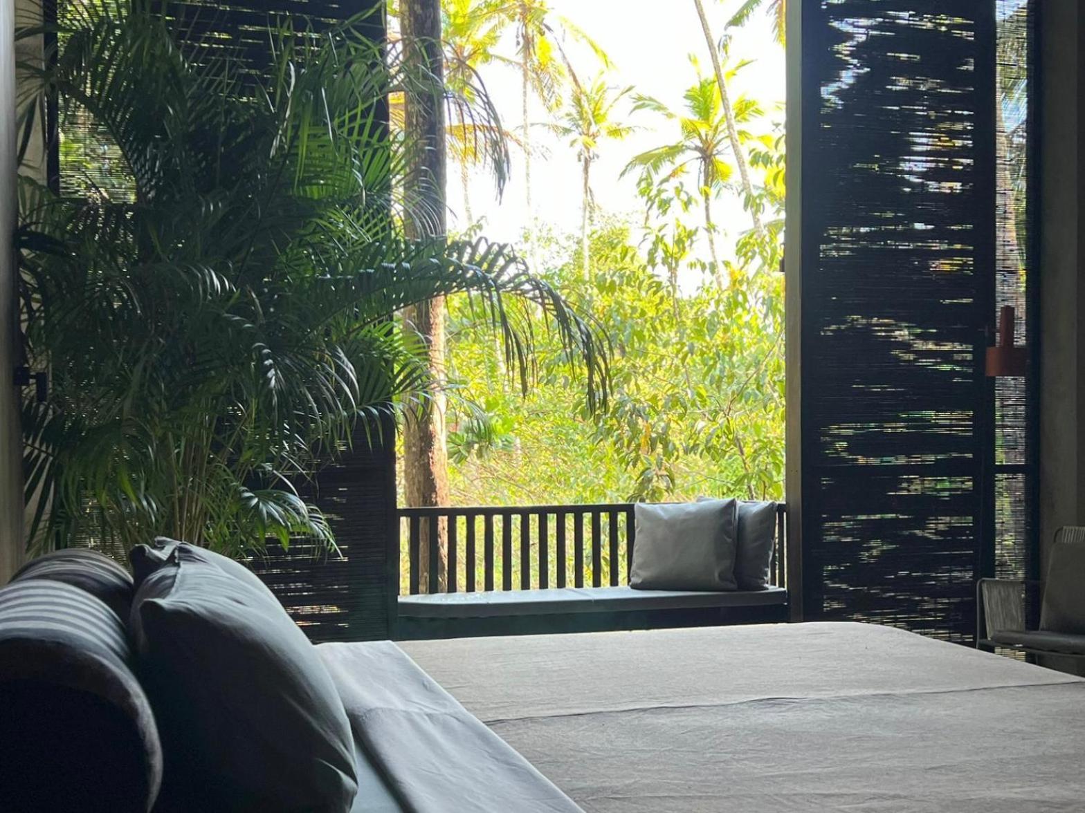 Deluxe Double or Twin Room Lake View