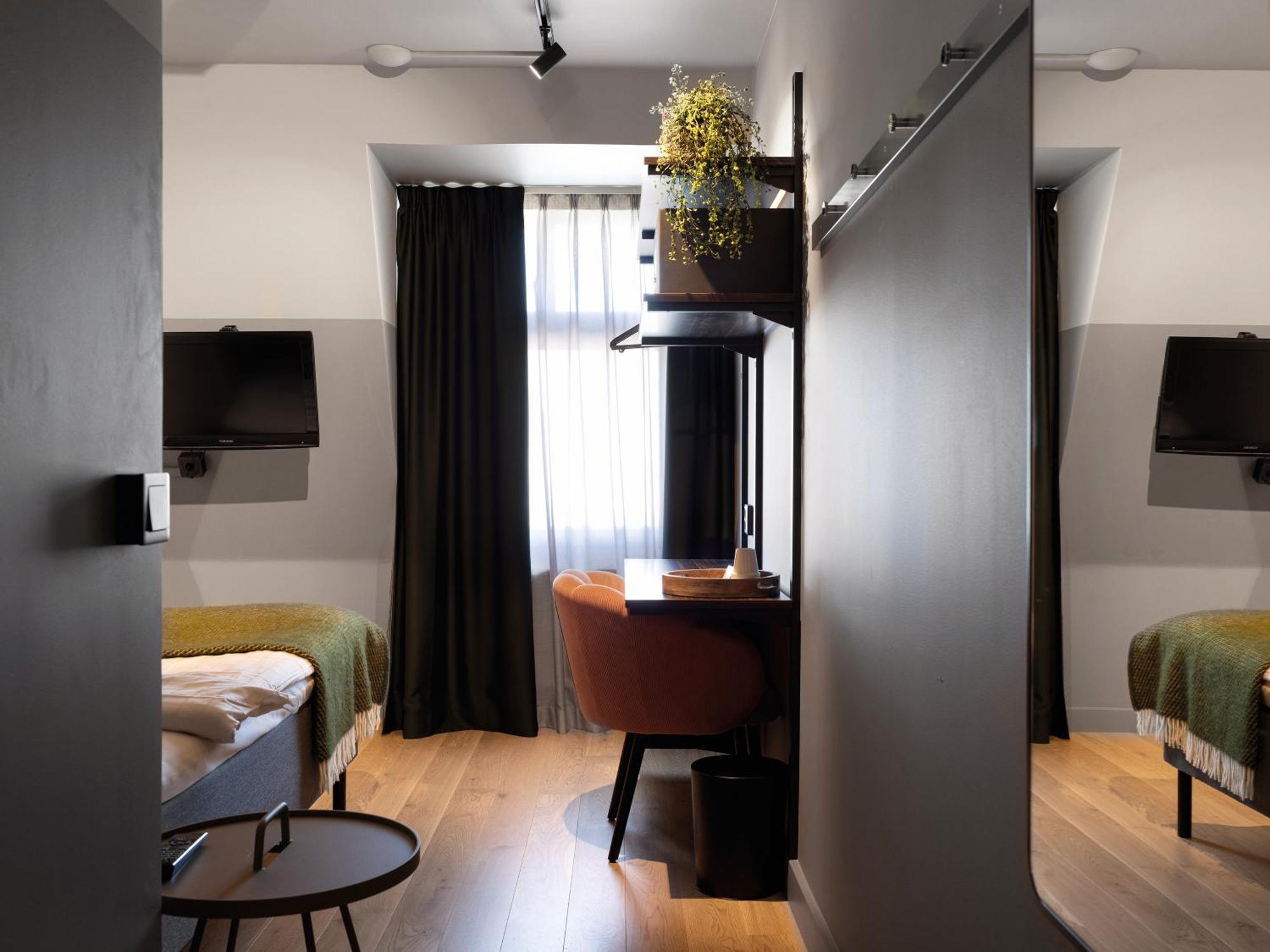 Standard Single Room,1540820947:JPEG