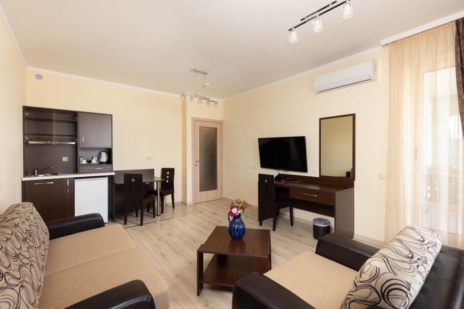 One-Bedroom Suite,1541164318:JPEG