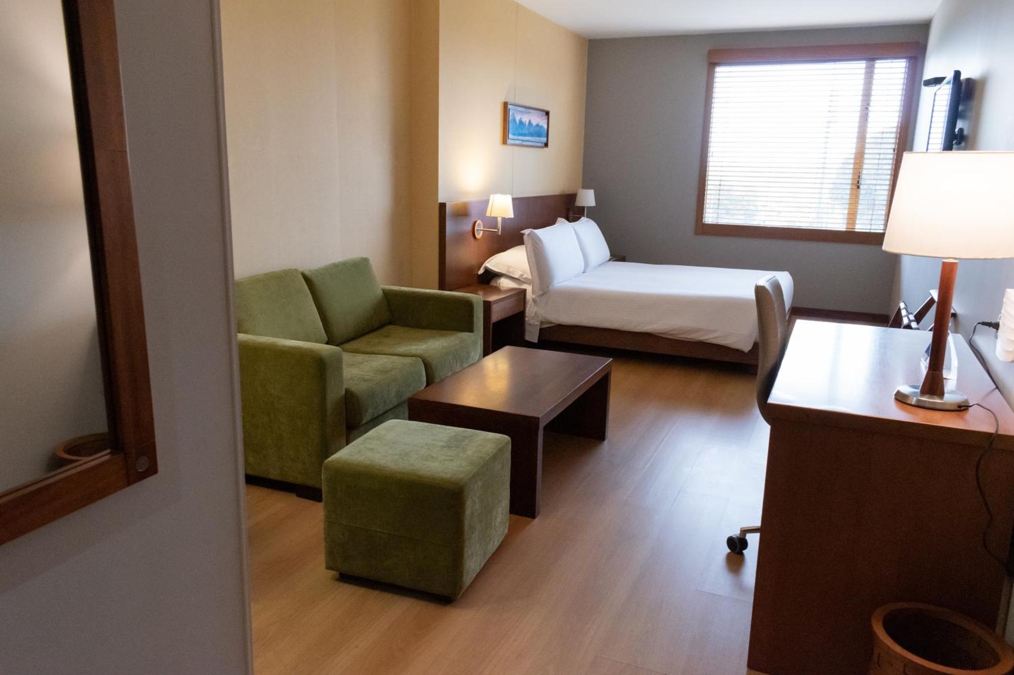 Junior Suite,1545383188:JPEG