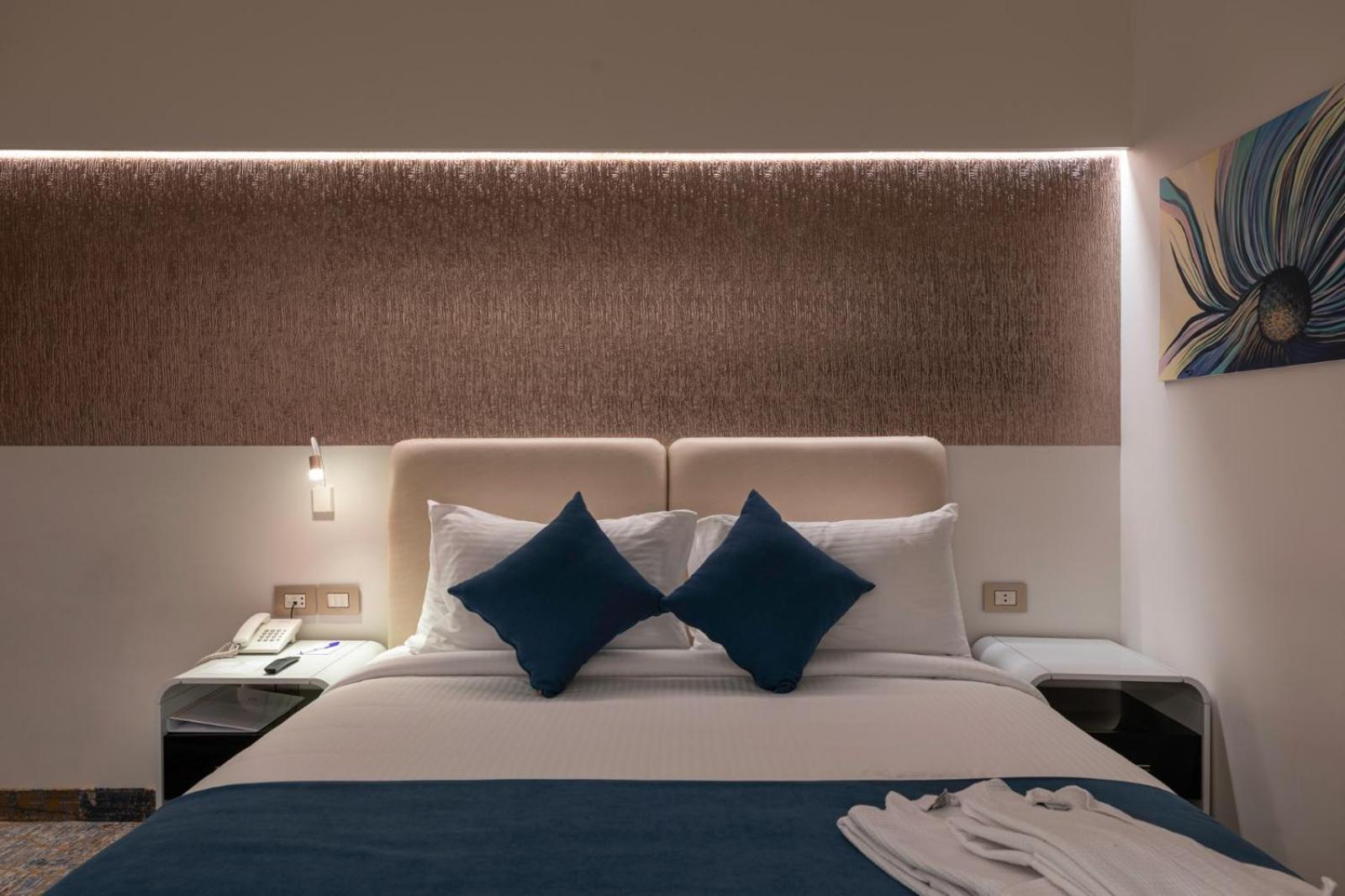 Habitación Doble Estándar con vistas a la piscina - Cama doble grande