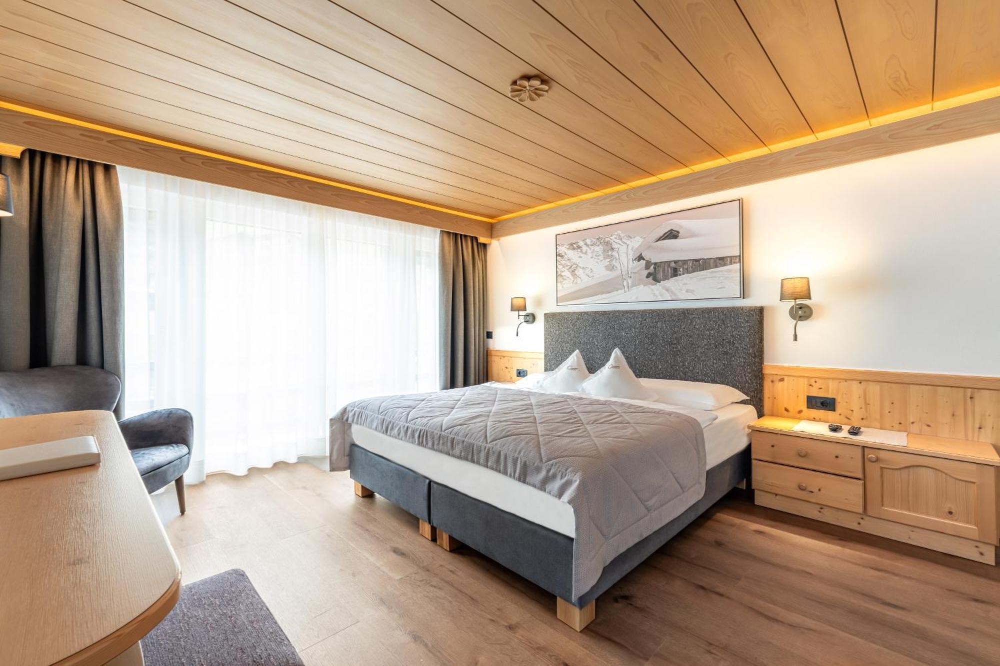 Superior Double Room,1556221186:JPEG