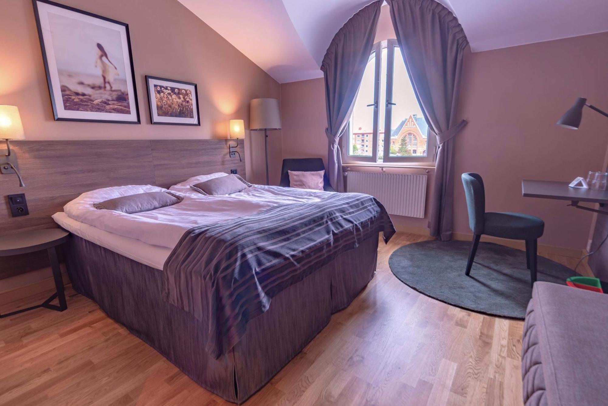 Queen Room,1649886829:JPEG