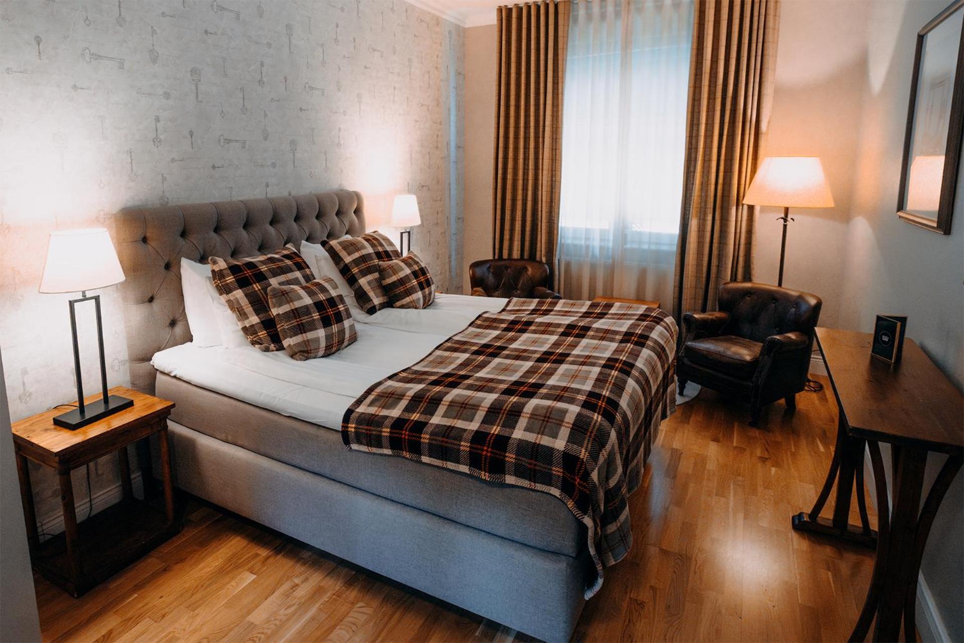 Deluxe King Room,1558273111:JPEG