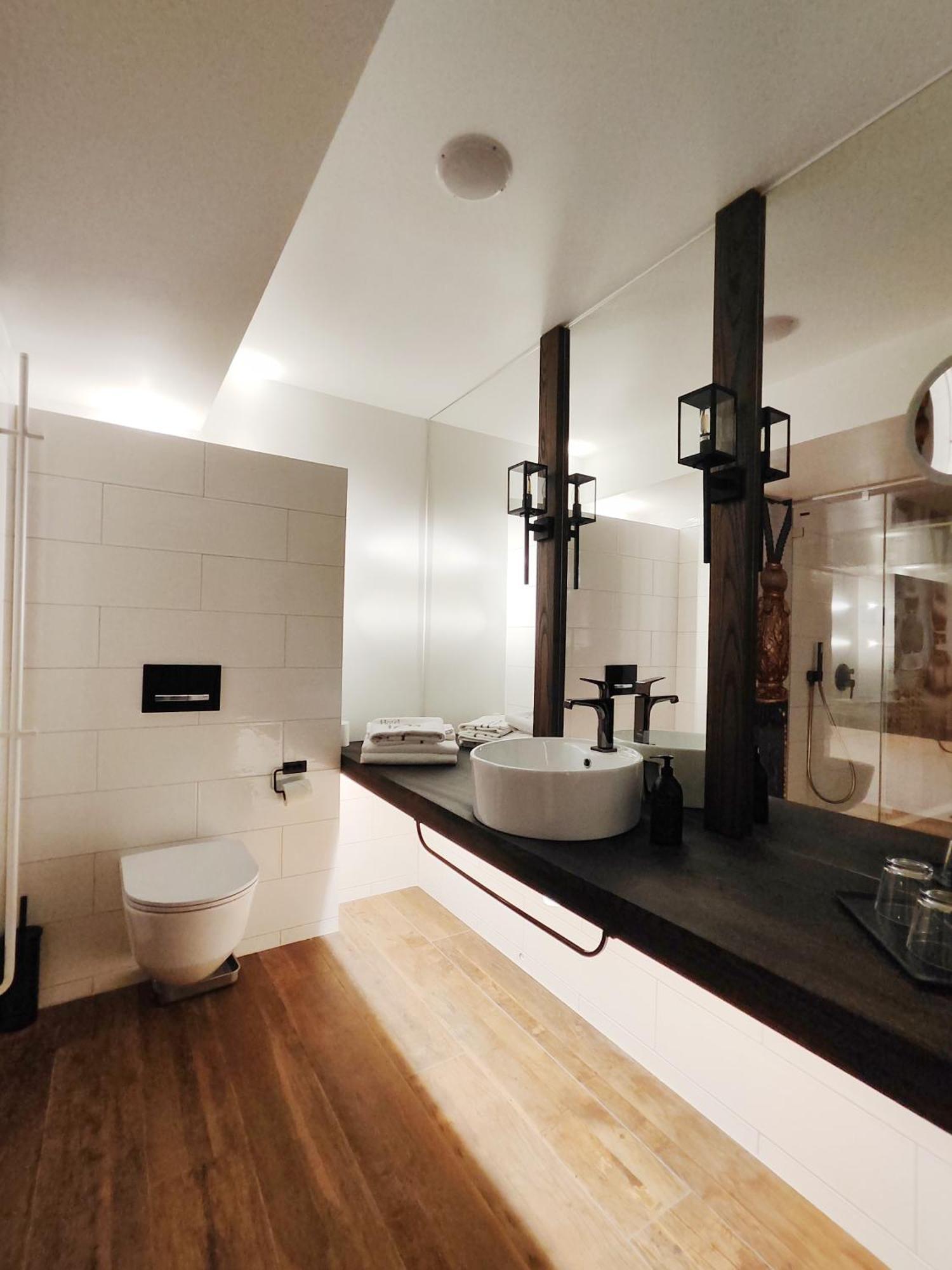 Large Double Room,1144866785:JPEG