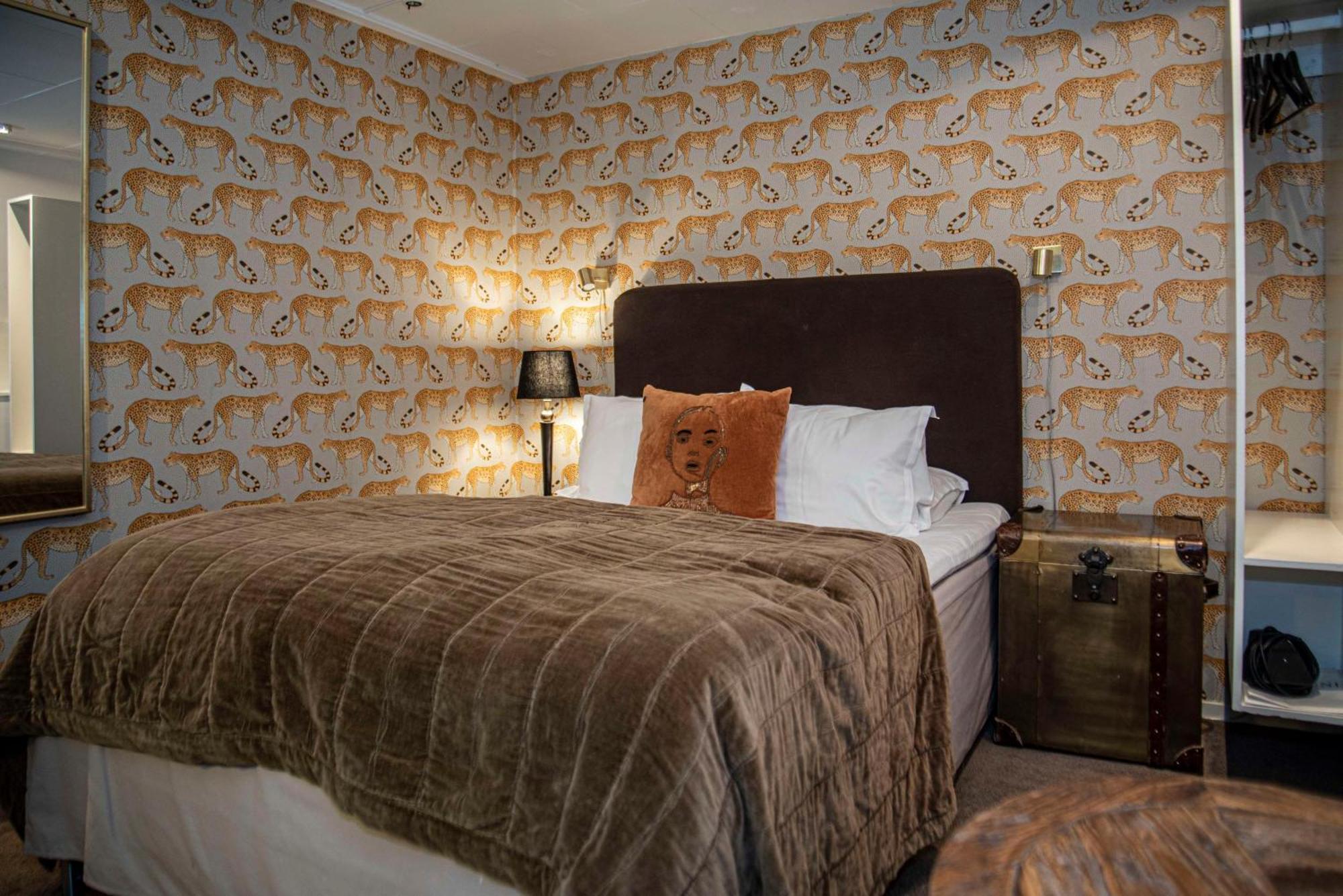 Double Room,1583061842:JPEG