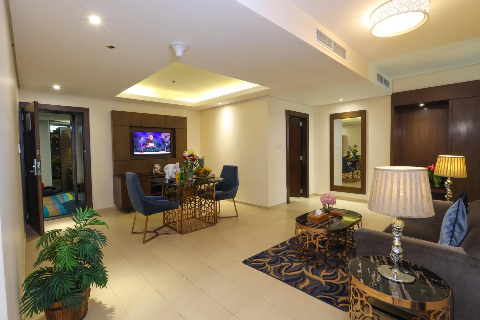 Executive Suite,1587541909:JPEG