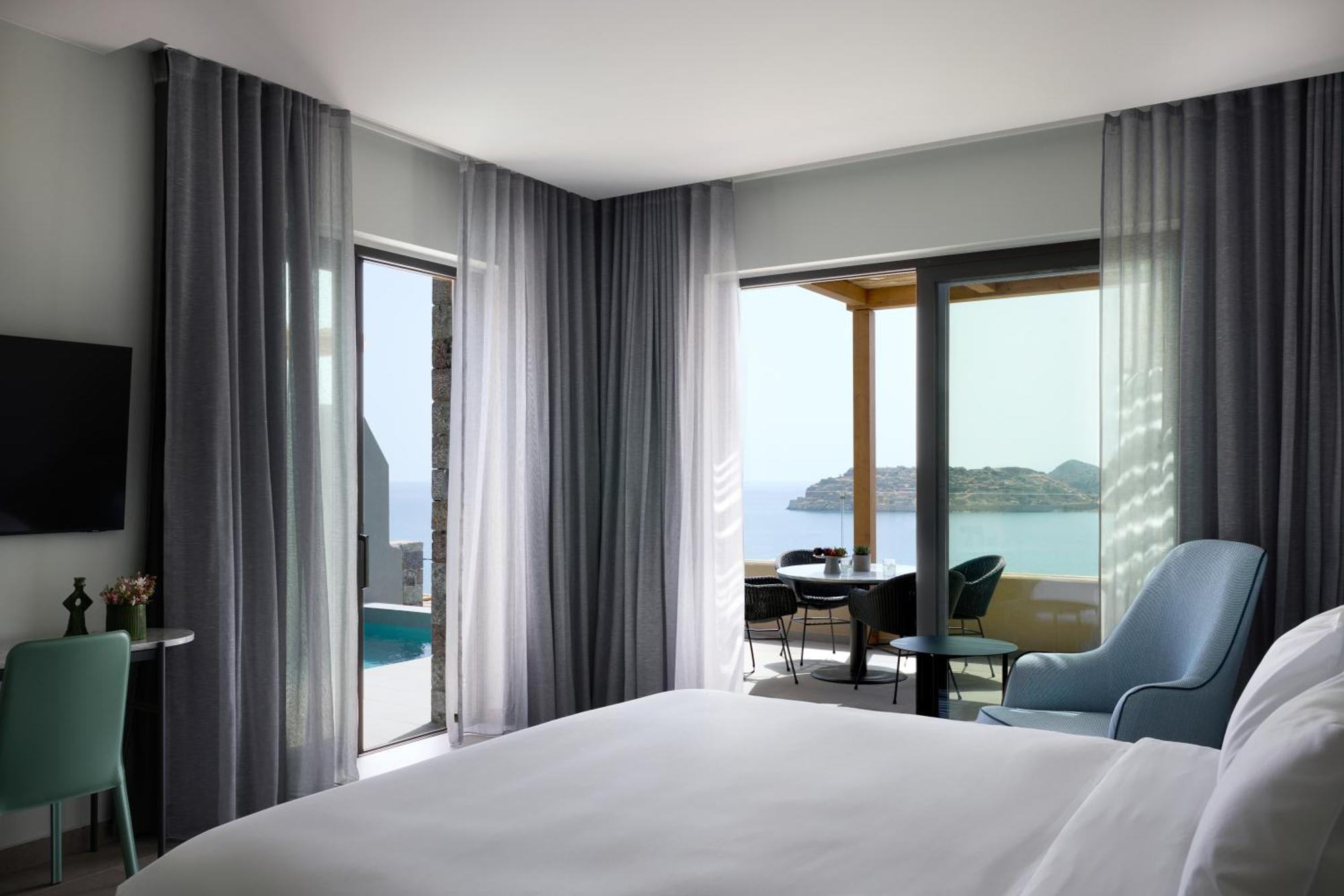 Executive Suite with Private Pool - Sea View