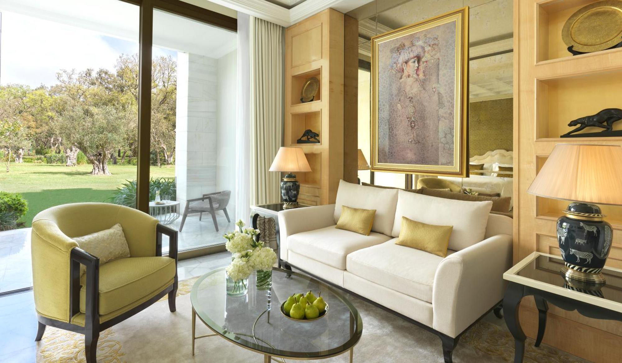 Deluxe King Room with Terrace and Resort View